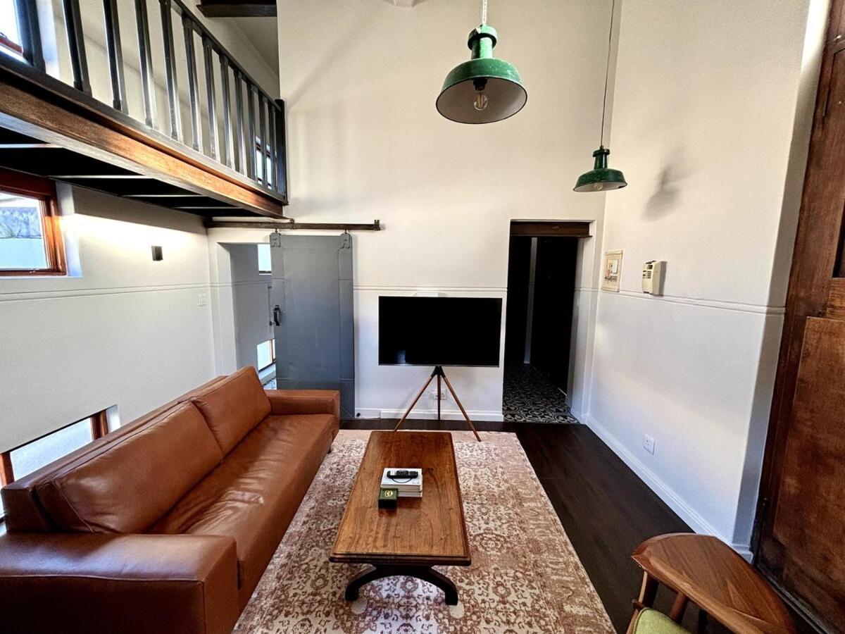 Substation Turned Cozy Retreat In Sea Point Apartamento Cidade Do Cabo