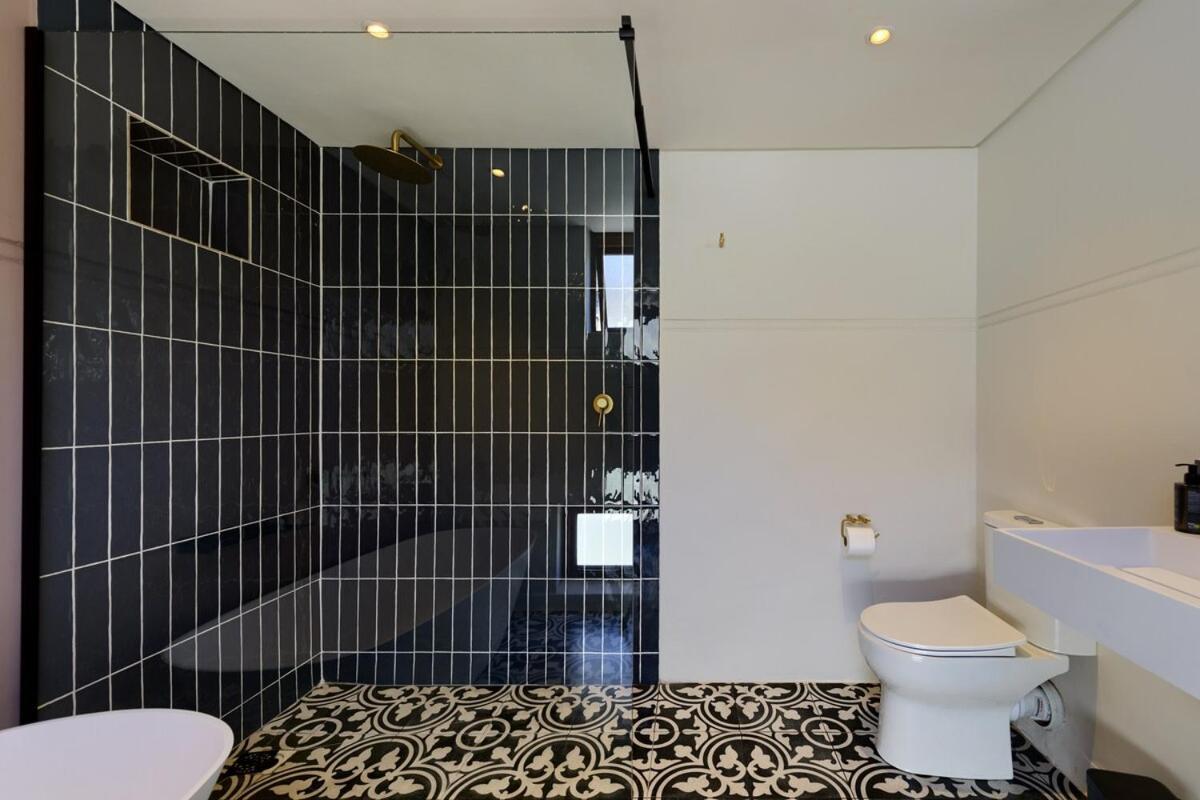 Substation Turned Cozy Retreat In Sea Point Cidade Do Cabo