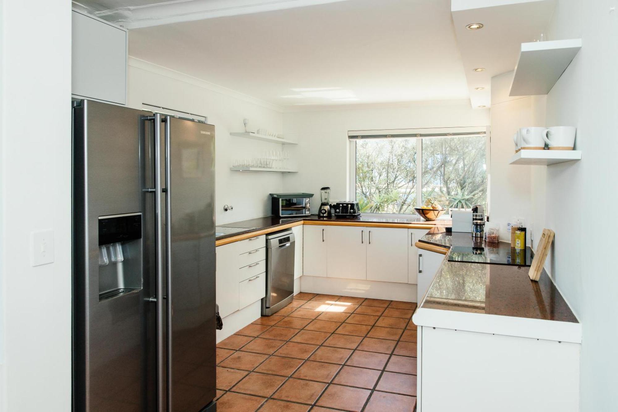 Pingu Beachhouse With Jacuzzi Hout Bay Cape Town