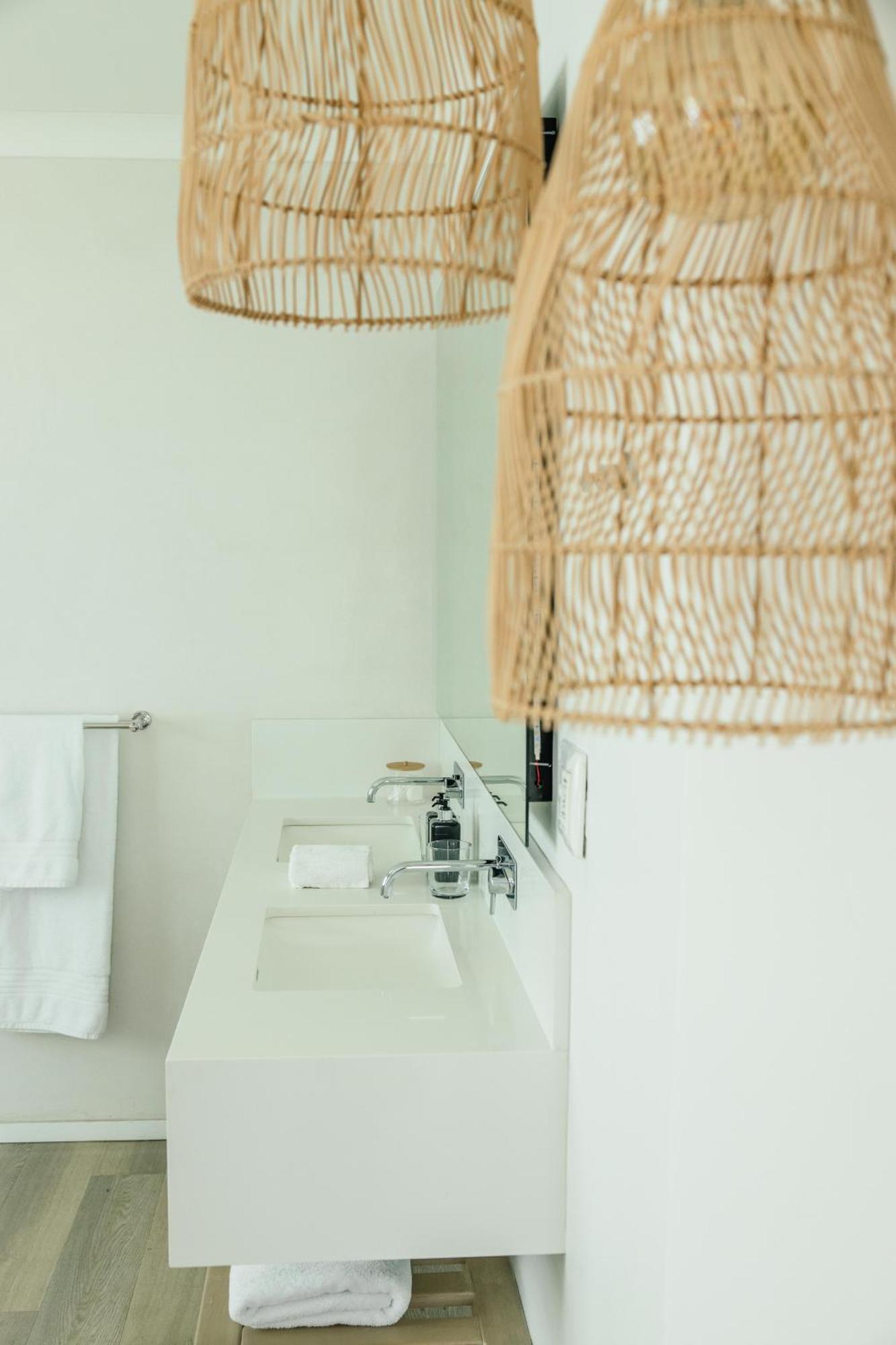 Pingu Beachhouse With Jacuzzi Hout Bay Holiday home Cape Town