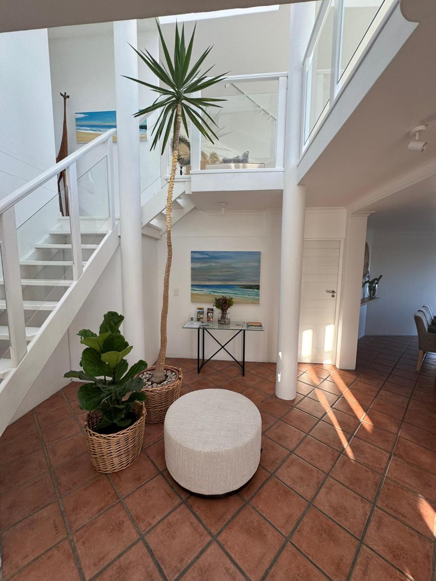 Pingu Beachhouse With Jacuzzi Hout Bay Holiday home *