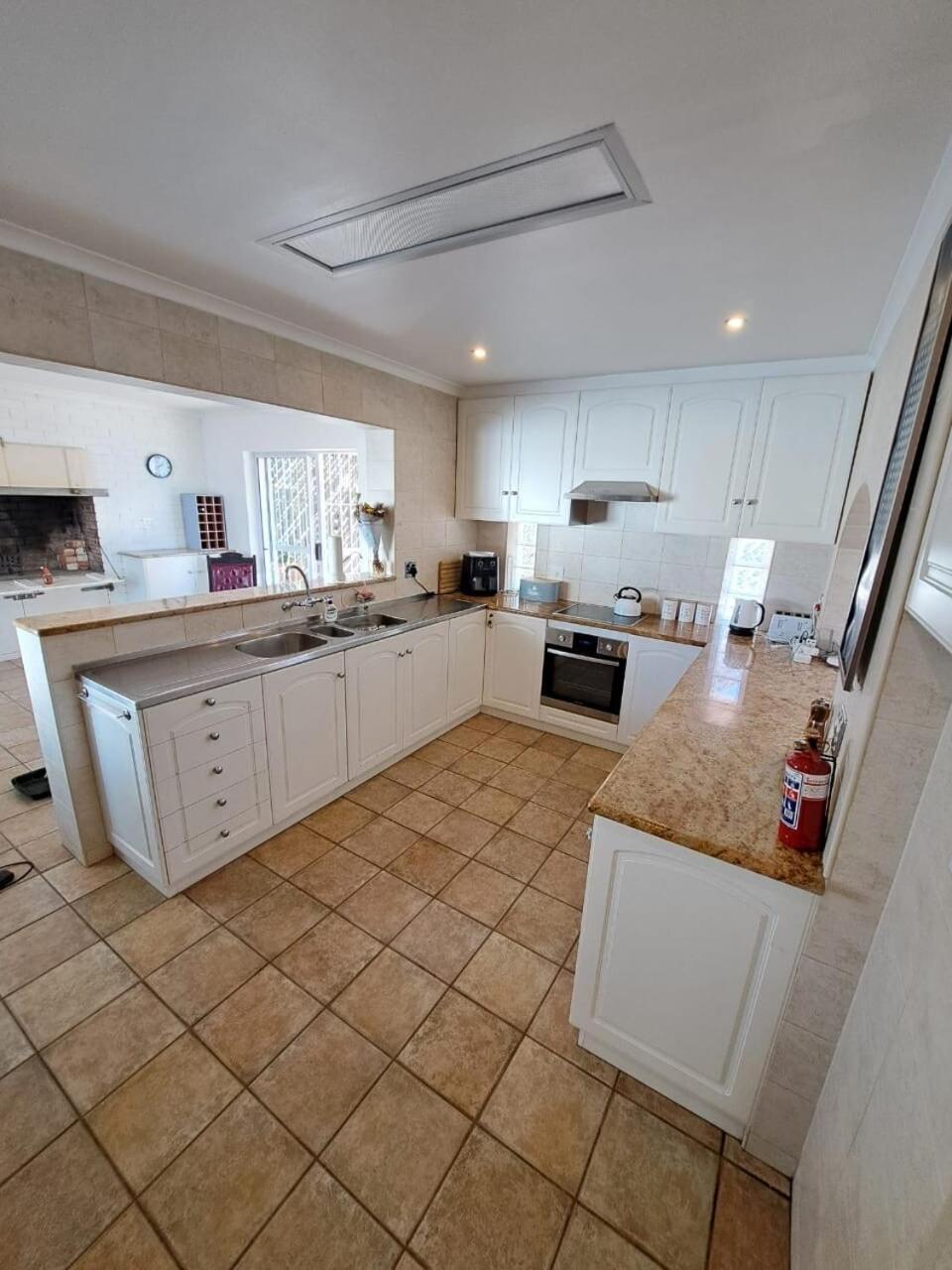 Holiday home Stunning 3 Bedroom House In Bloubergstrand Cape Town