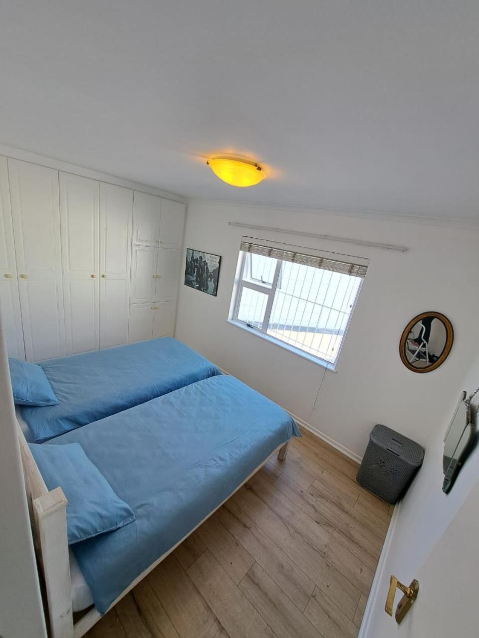 Holiday home Stunning 3 Bedroom House In Bloubergstrand