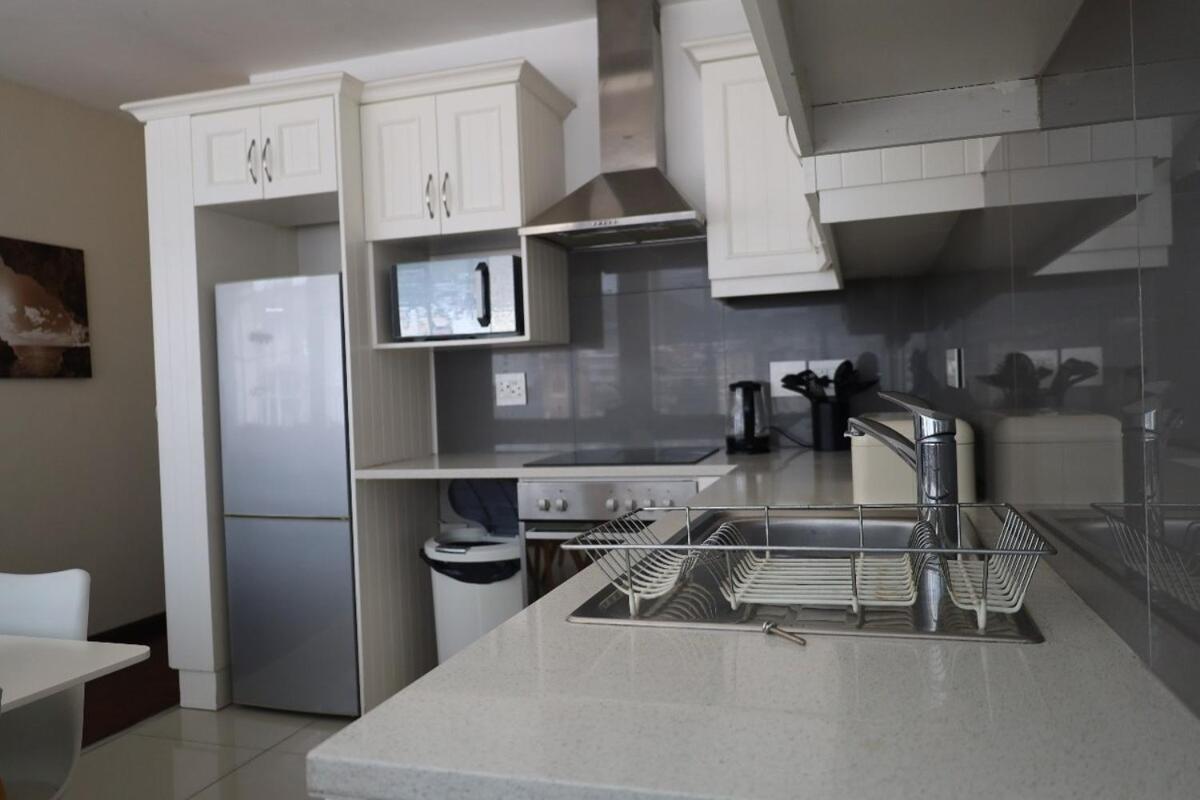 Senator Park Apartment *