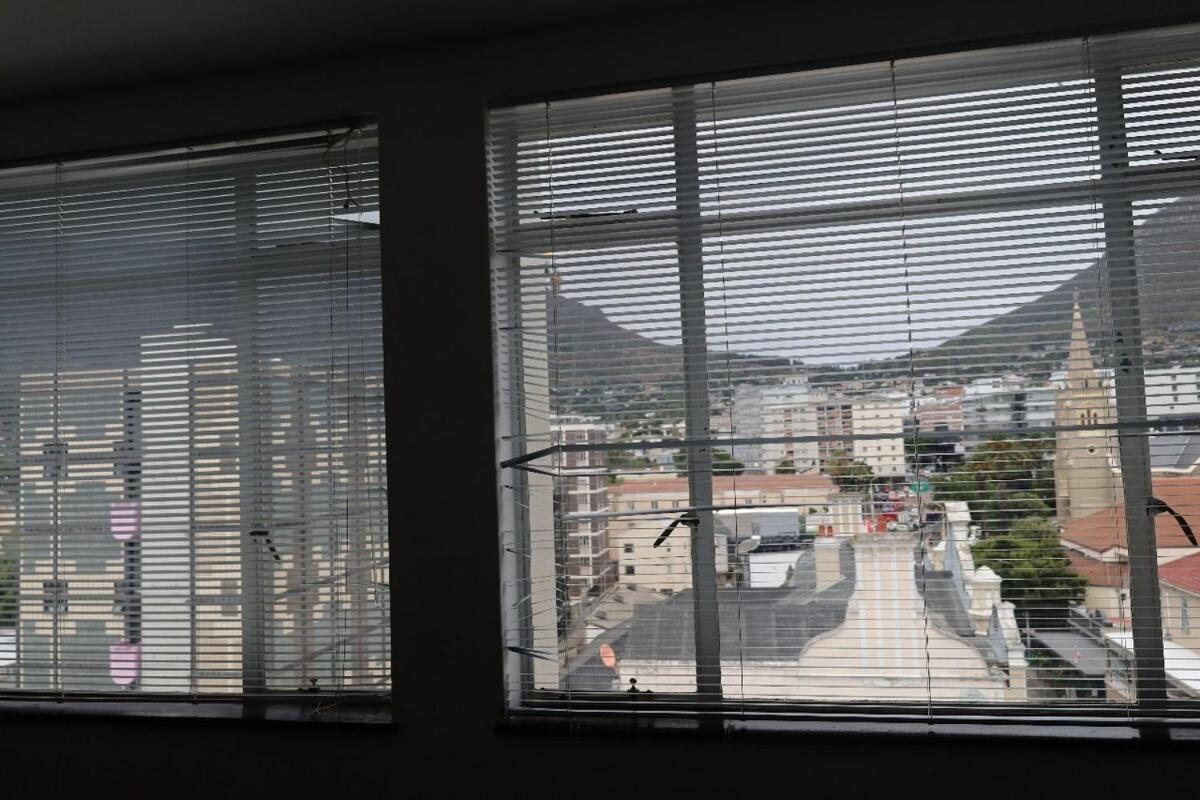 Senator Park Apartment *