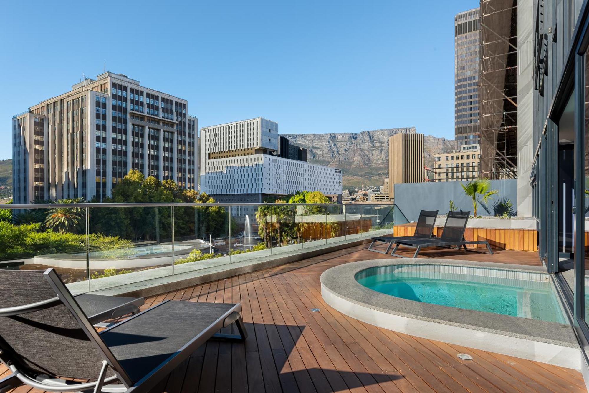 Apartment Zeeland Pier - Near Cticc & Va Waterfront - Incl Pool And Fitness Centre Onsite *