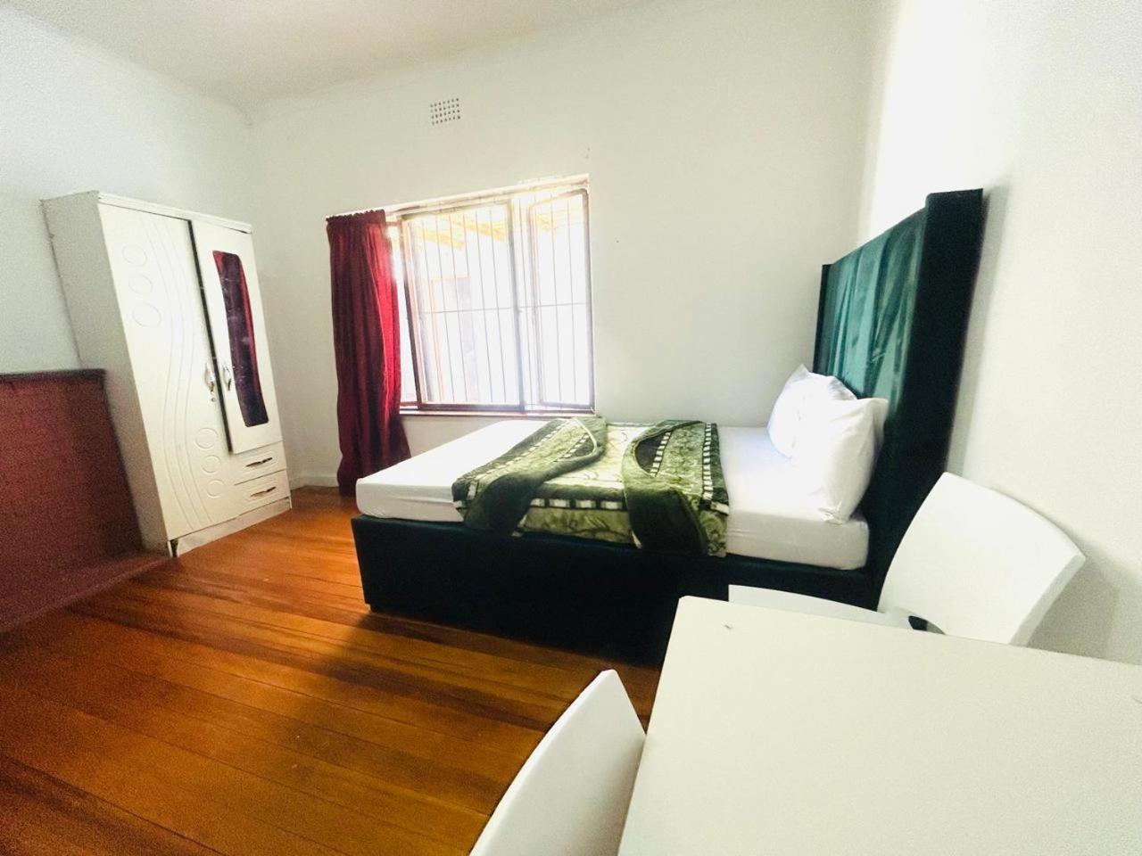 Executive Bellville 2