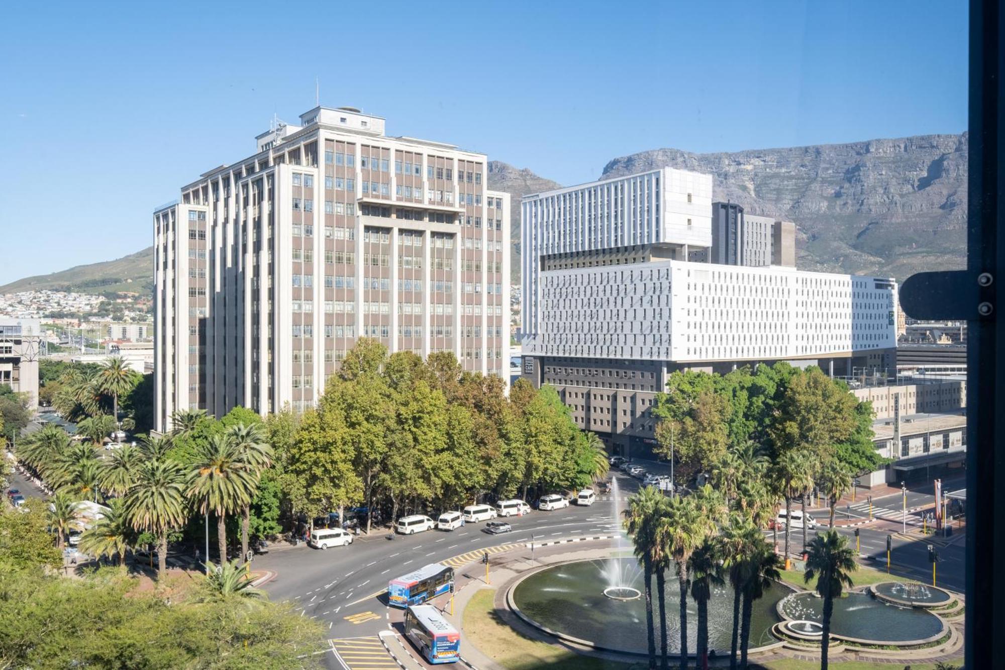 803 Zeeland Pier - Near Cticc With Pool & Parking