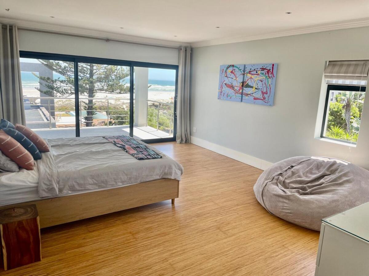 Beachhouse! Seaview, Heated Pool, Battery Back-up *