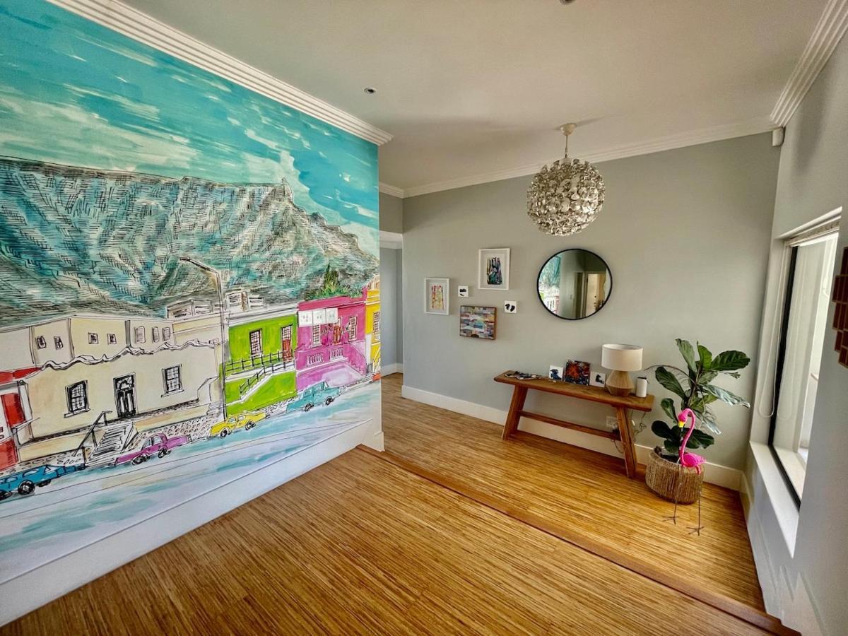 Beachhouse! Seaview, Heated Pool, Battery Back-up * Cape Town
