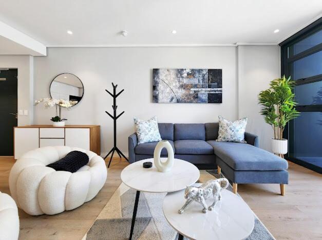 16 On Bree - 1701 * Cape Town