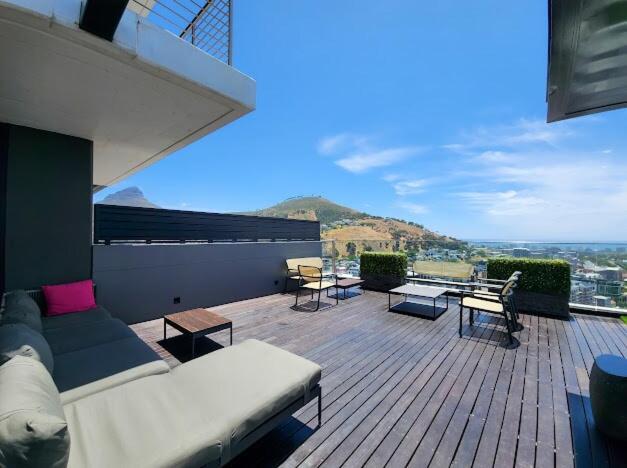 16 On Bree - 1701 * Cape Town