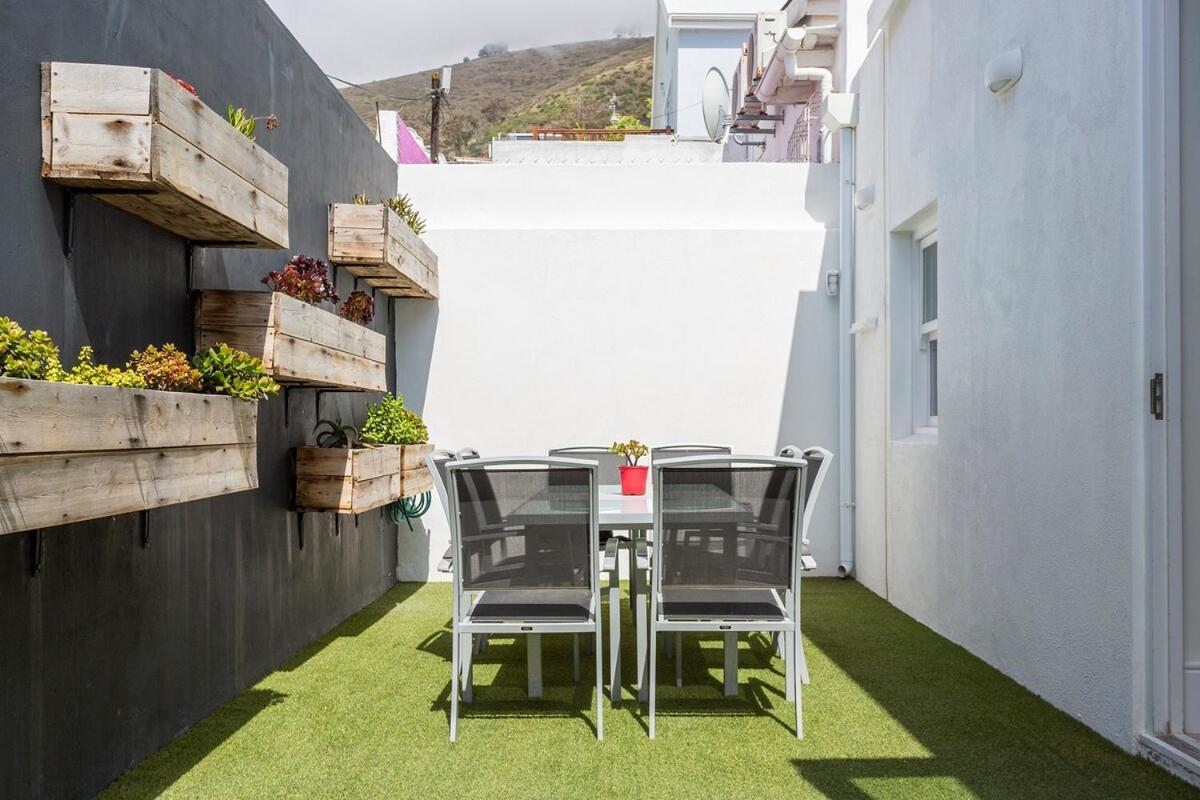Stylish 2 Bedroom House In Excellent Position *