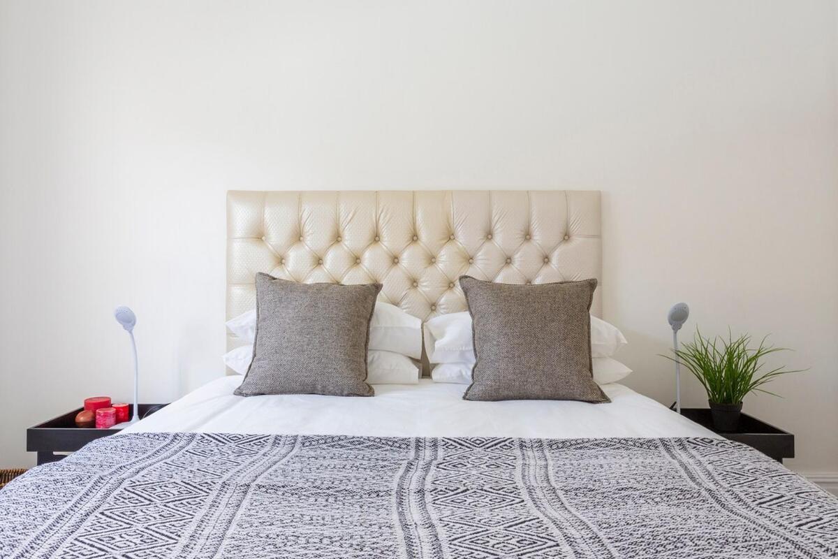 Stylish 2 Bedroom House In Excellent Position * Cape Town