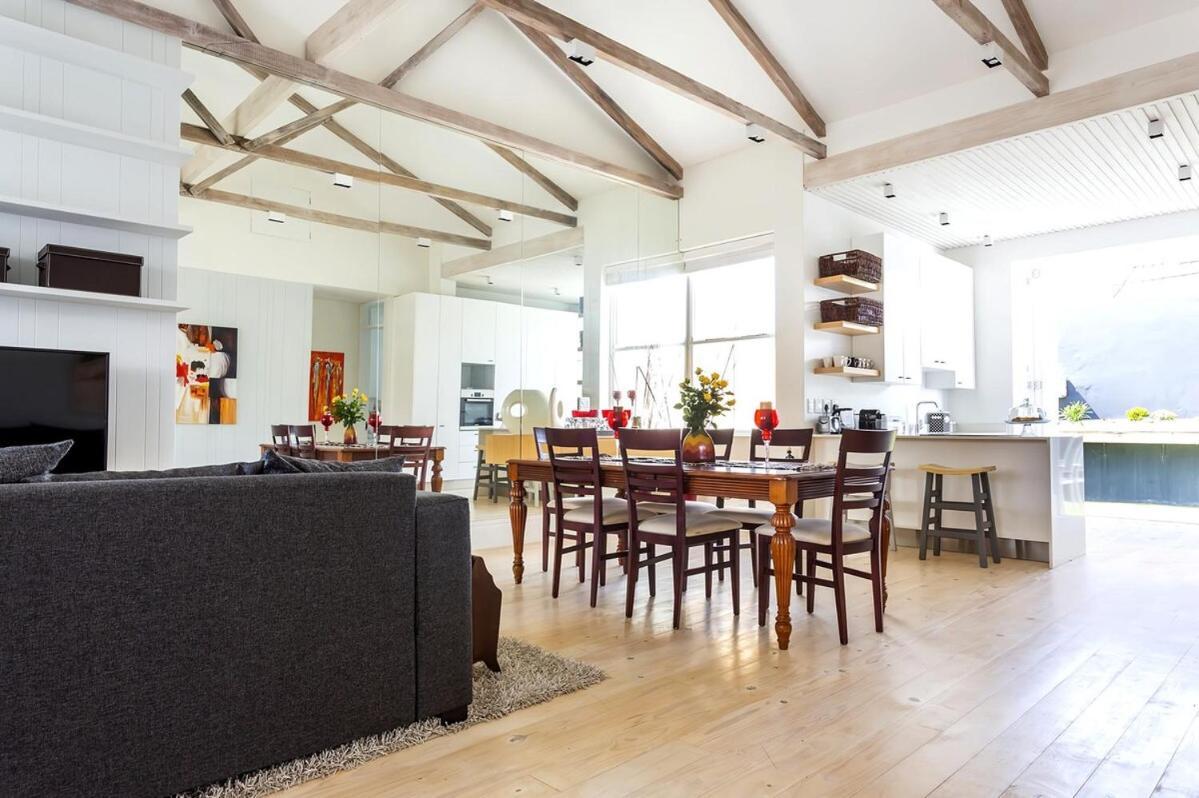 Holiday home Stylish 2 Bedroom House In Excellent Position Cape Town