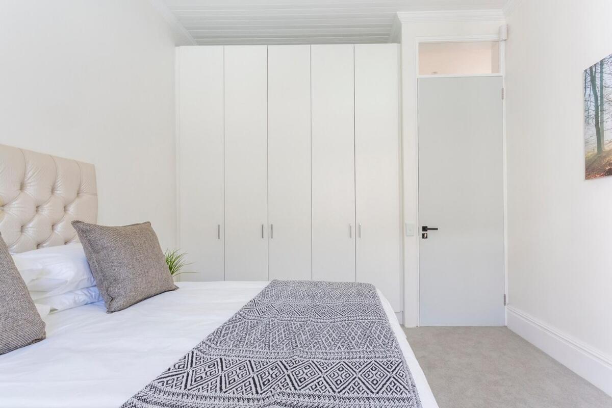 Stylish 2 Bedroom House In Excellent Position * Cape Town