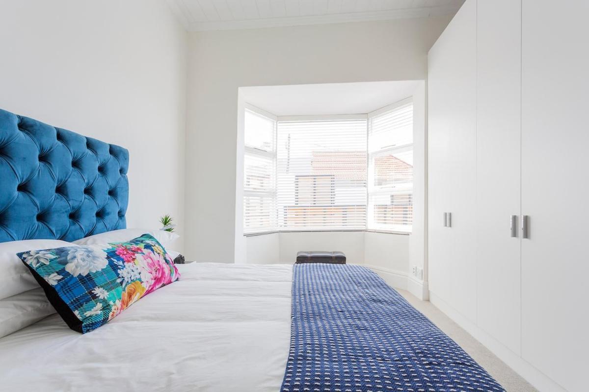 Stylish 2 Bedroom House In Excellent Position Cape Town