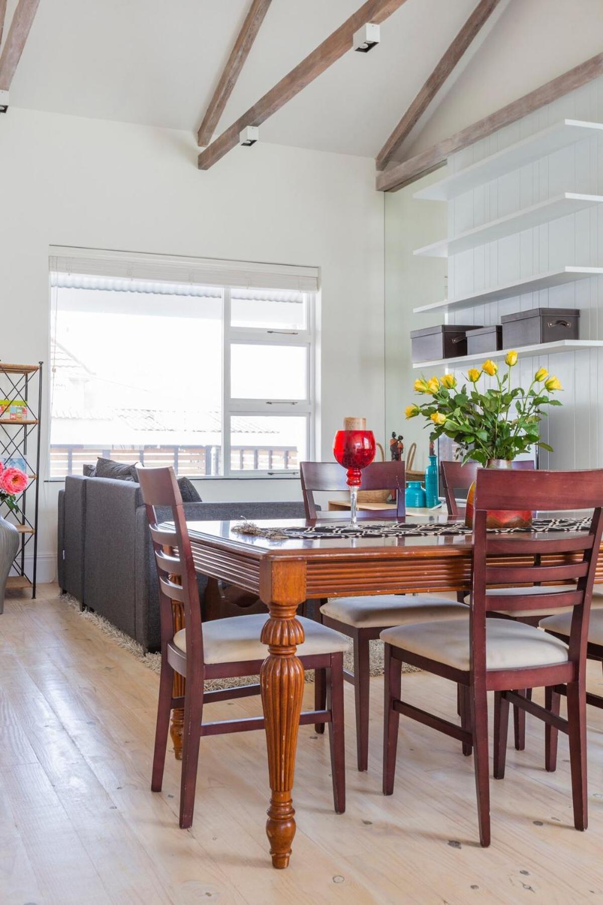 Holiday home Stylish 2 Bedroom House In Excellent Position