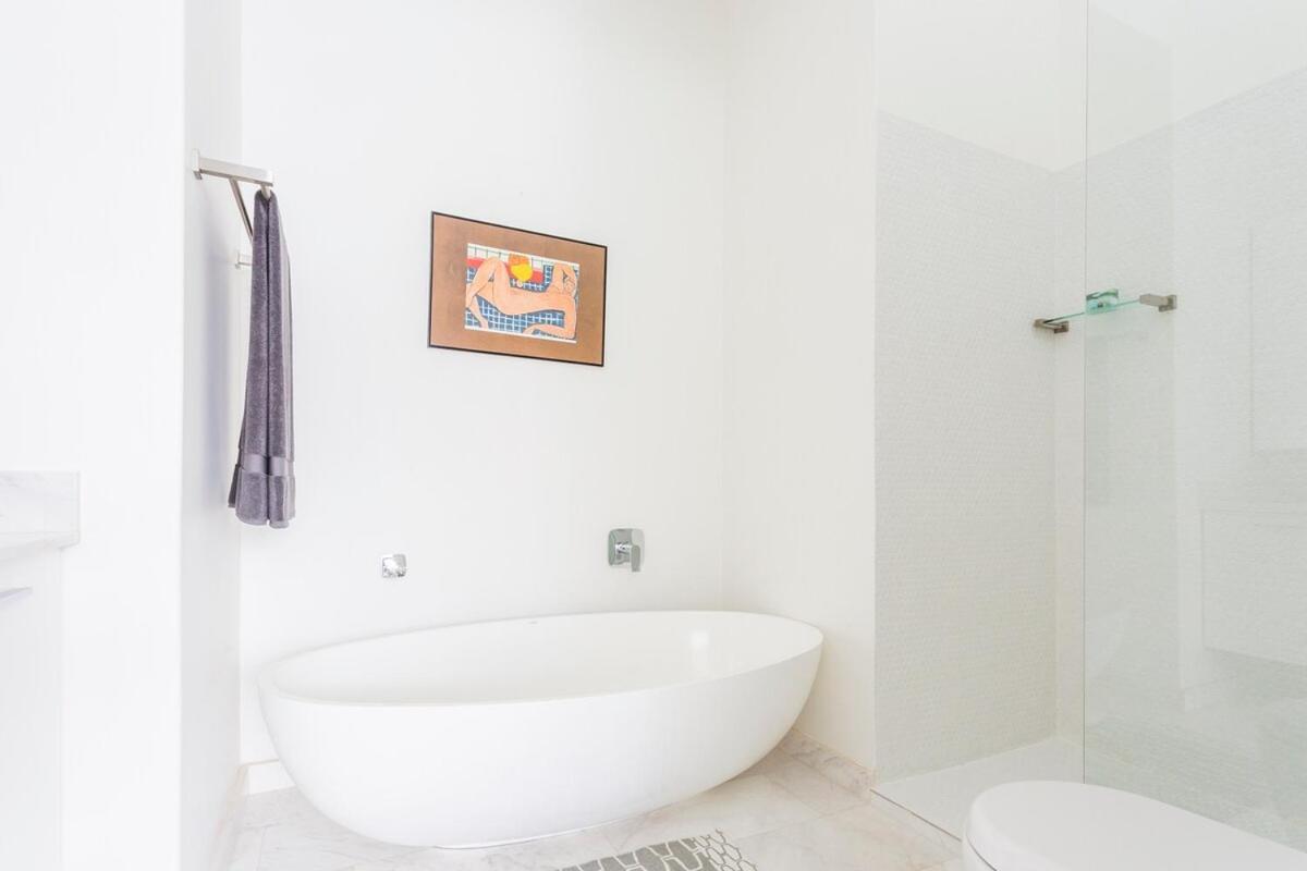 Stylish 2 Bedroom House In Excellent Position * Cape Town