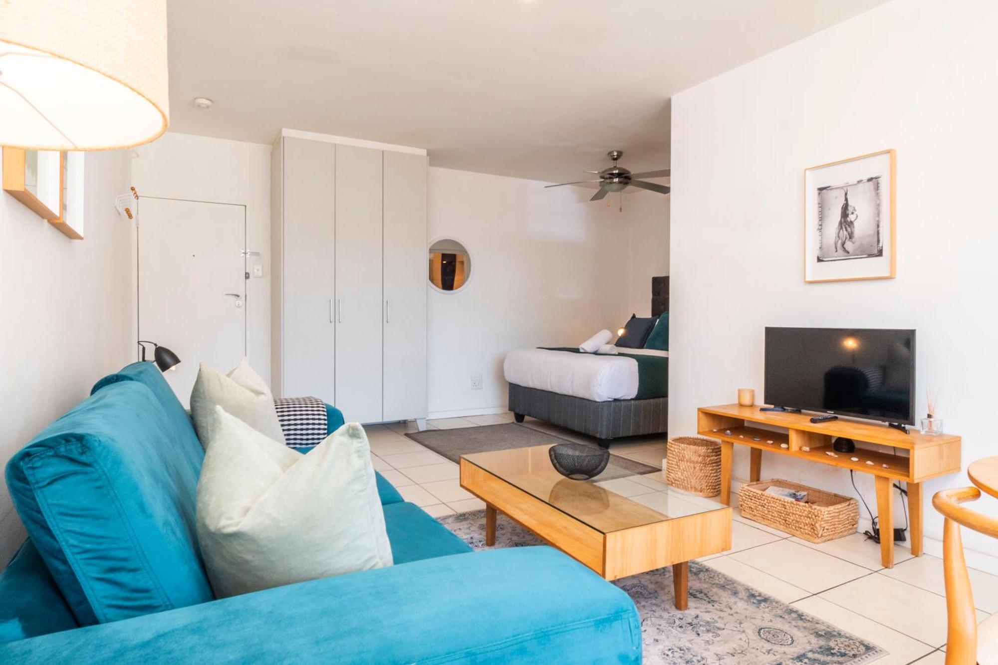Cosy, Central, Homely Feel Cape Town