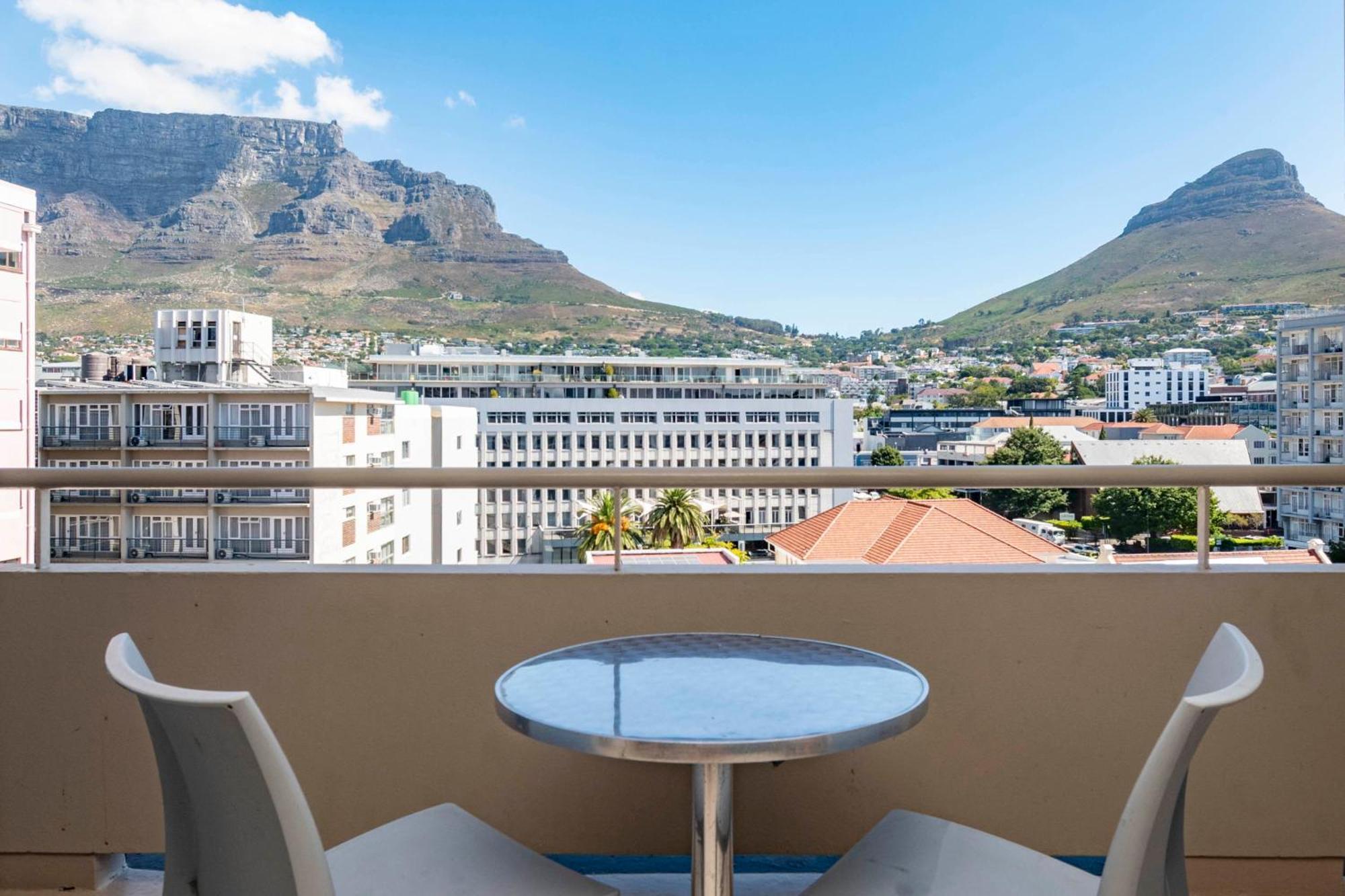 Cosy, Central, Homely Feel Cape Town