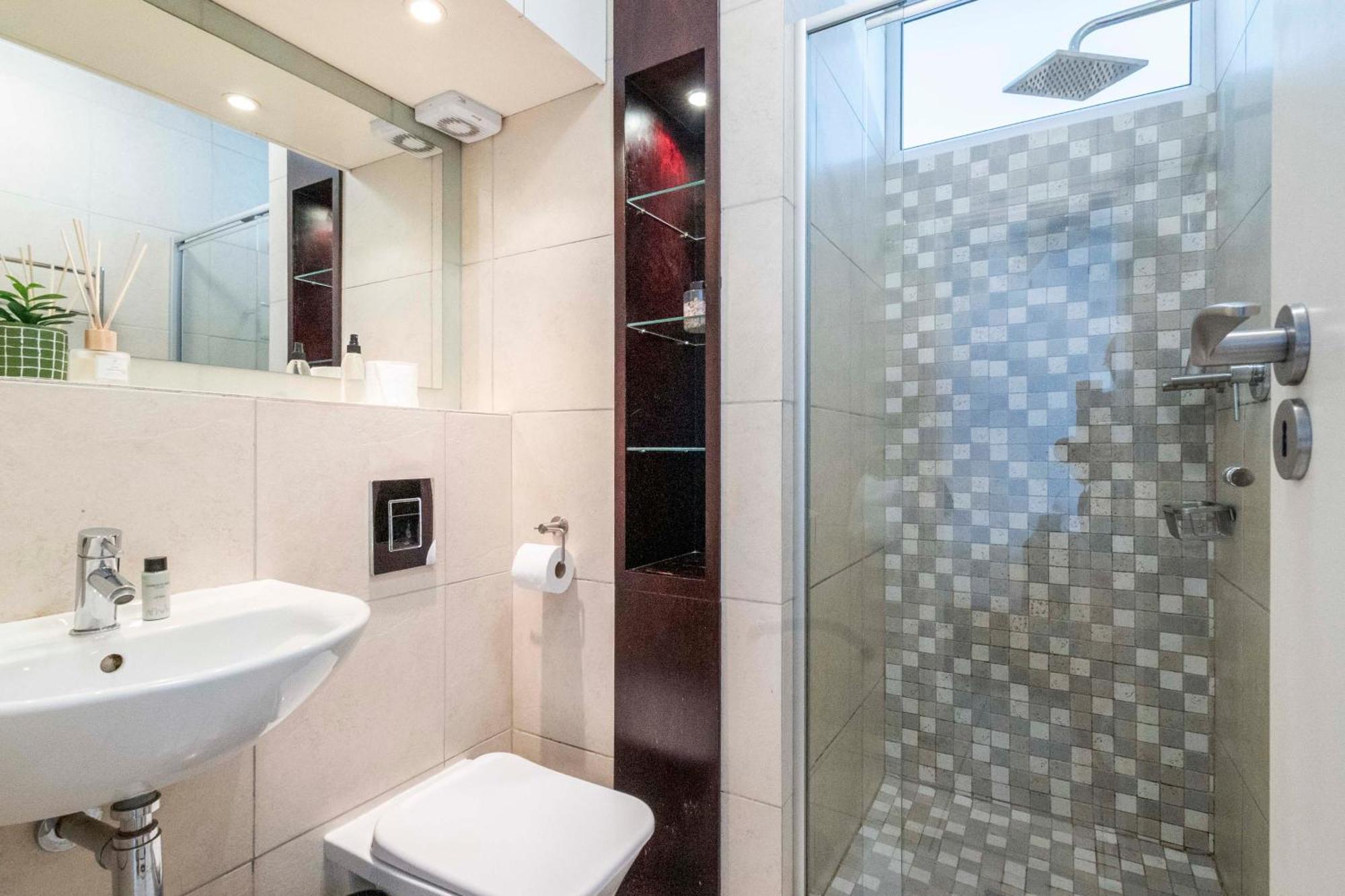 Cosy, Central, Homely Feel Apartment