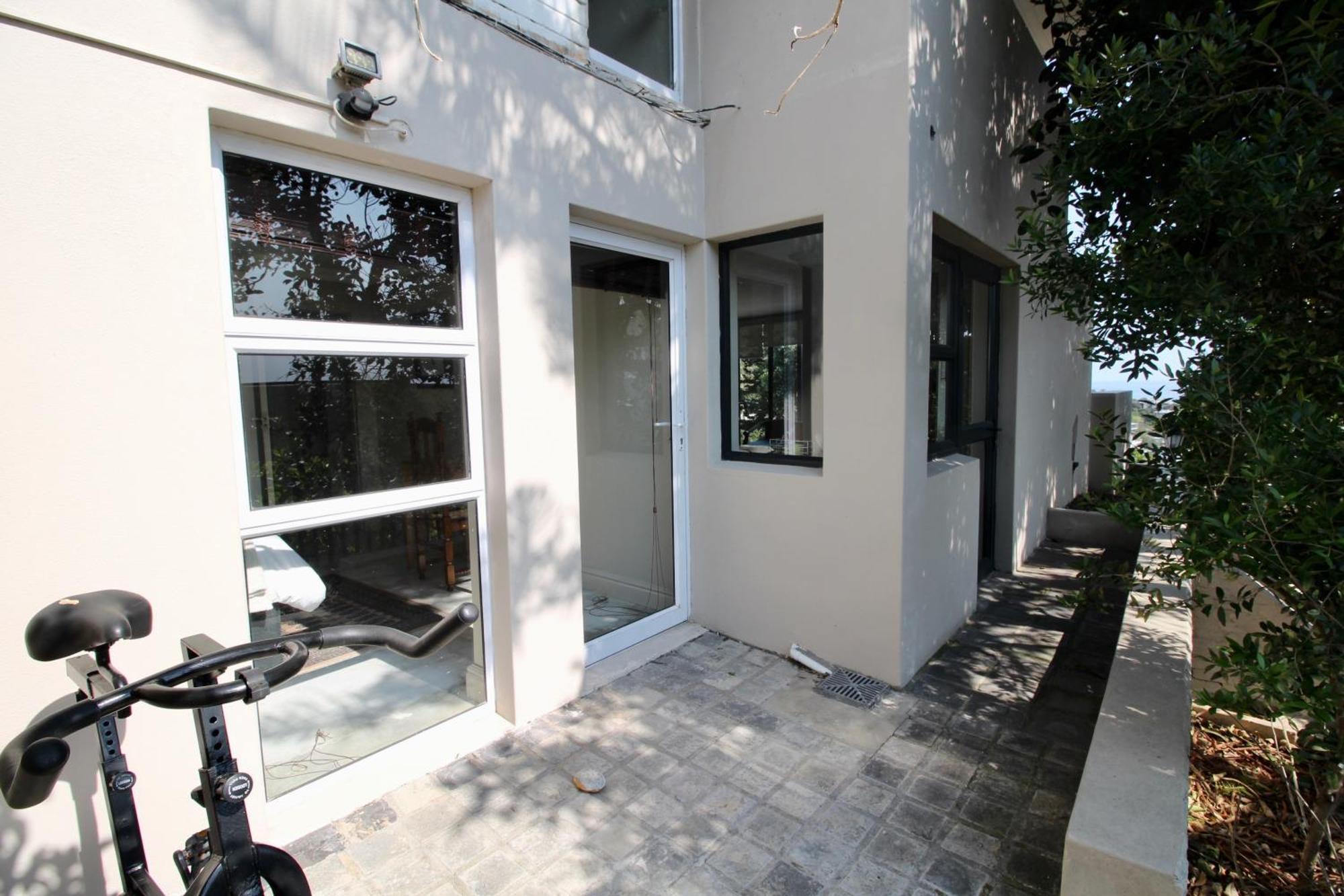 Sea View Apartment *