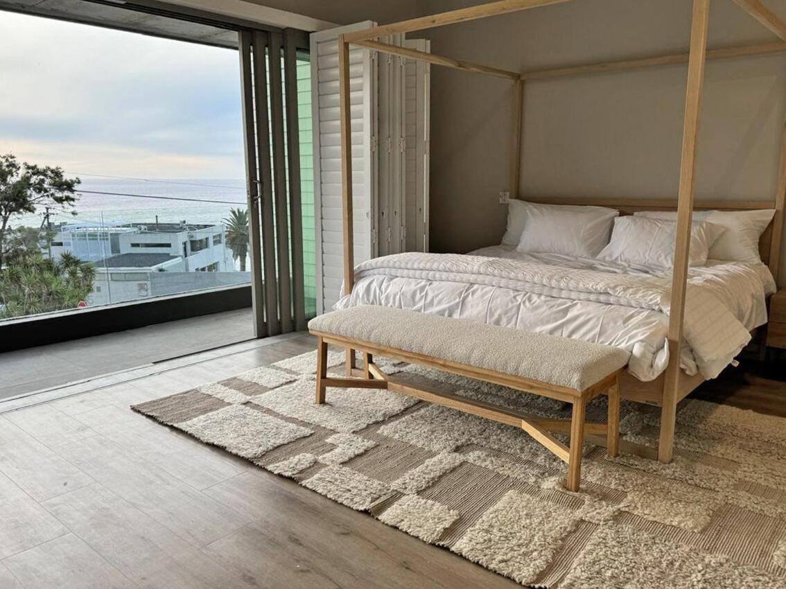Tide View - Modern, Pool, Camps Bay Apartment Cape Town
