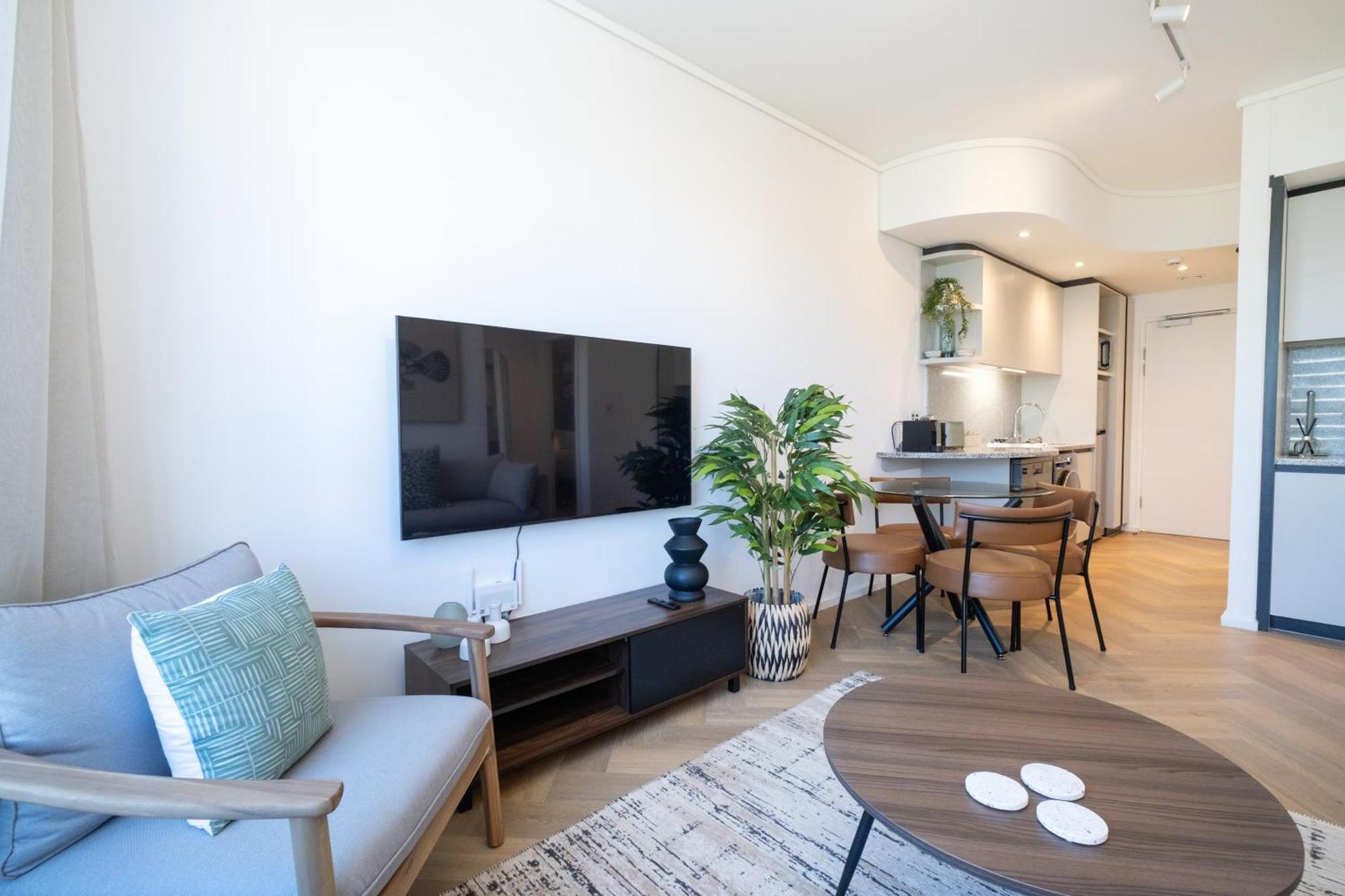 701 Zeeland Pier - Lux 2 Bedroom Near Cticc *