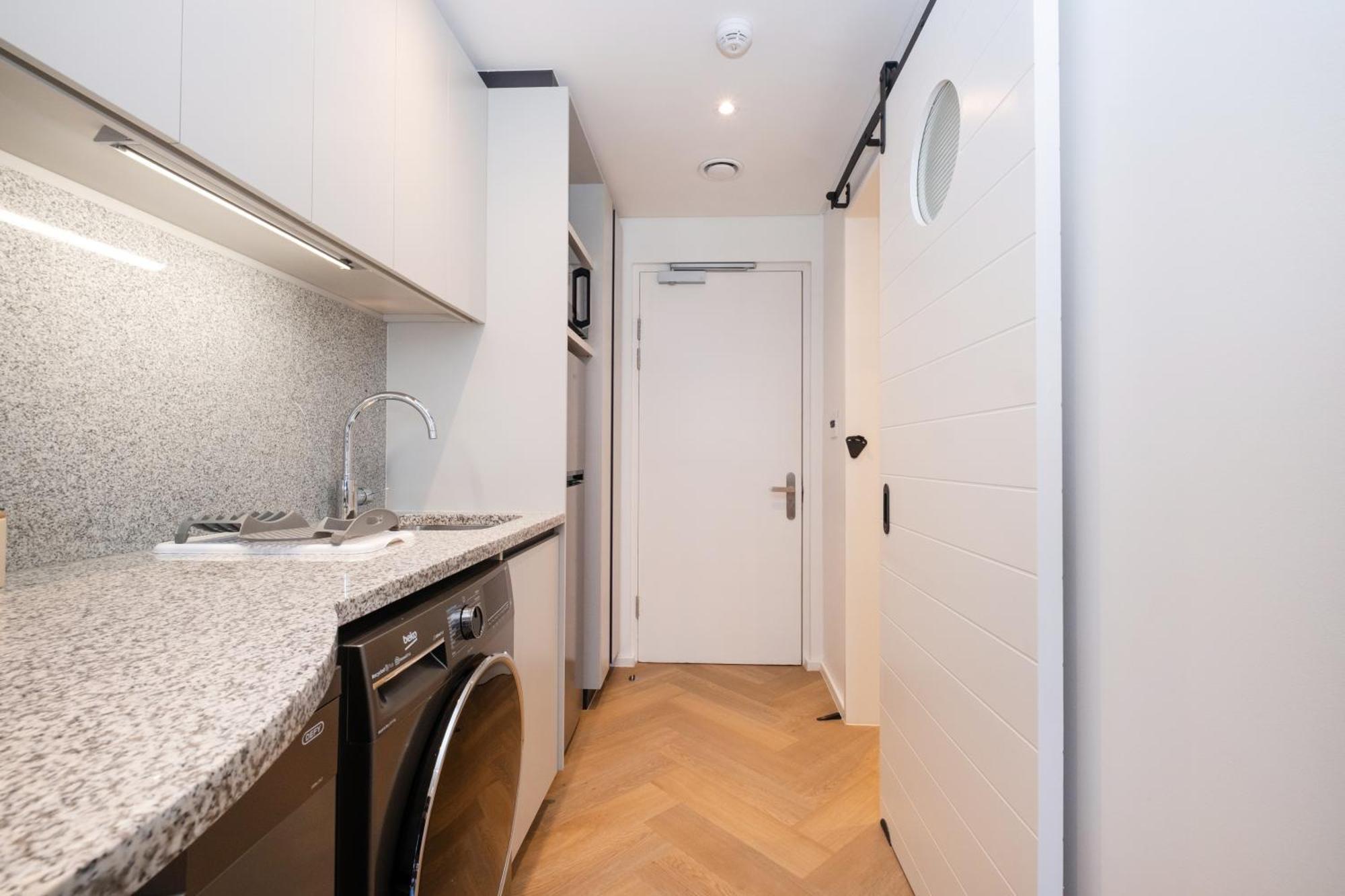 Apartamento 701 Zeeland Pier - Lux 2 Bedroom Near Cticc