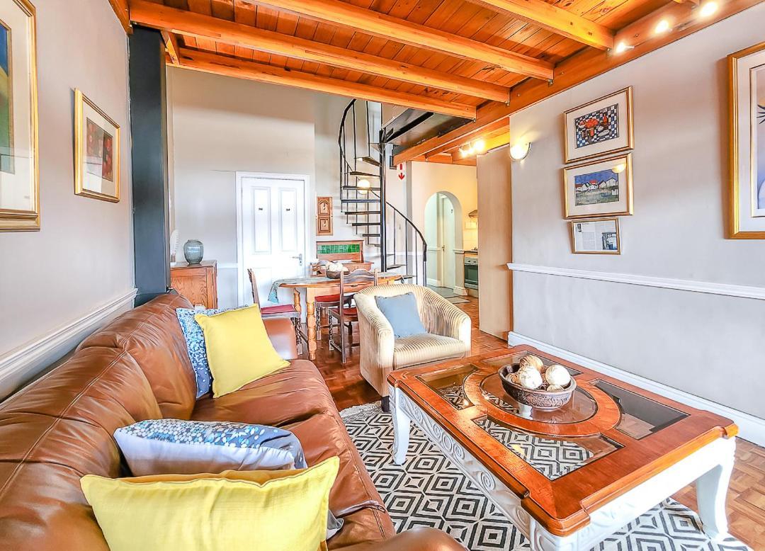 Yellow Townhouse De Waterkant Holiday home