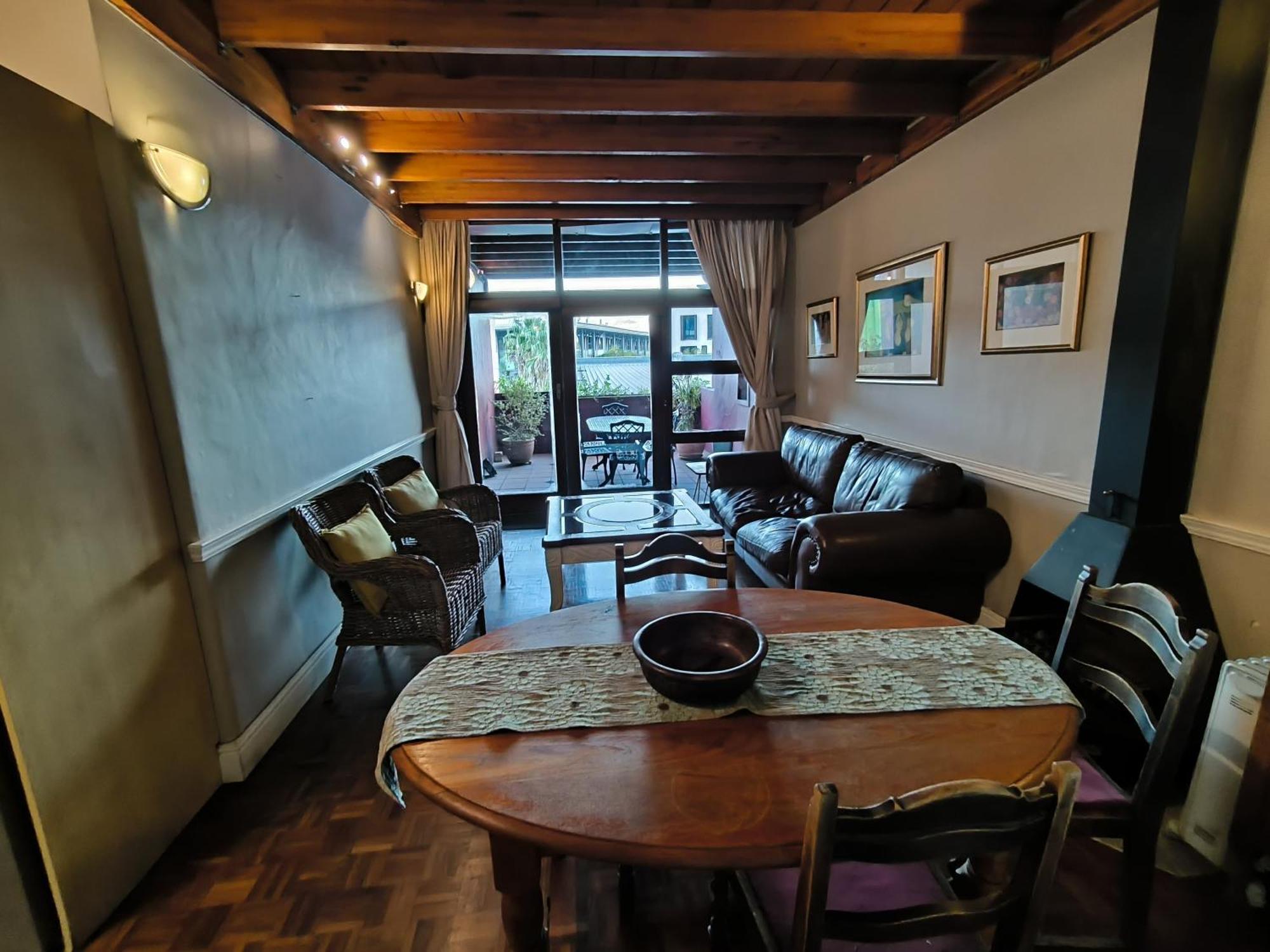 Yellow Townhouse De Waterkant Holiday home Cape Town