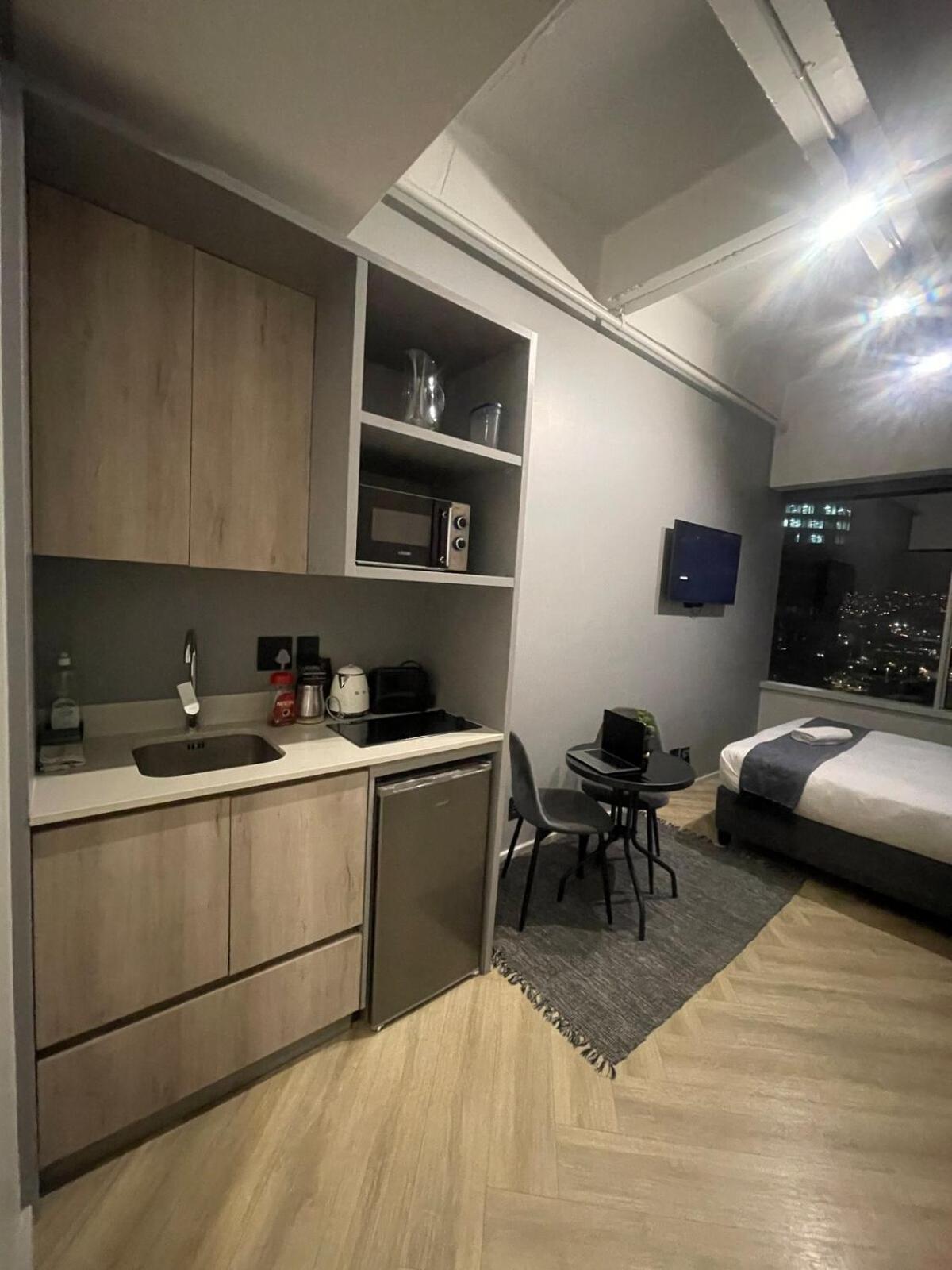 One Thibault - Table Mountain View Apartment