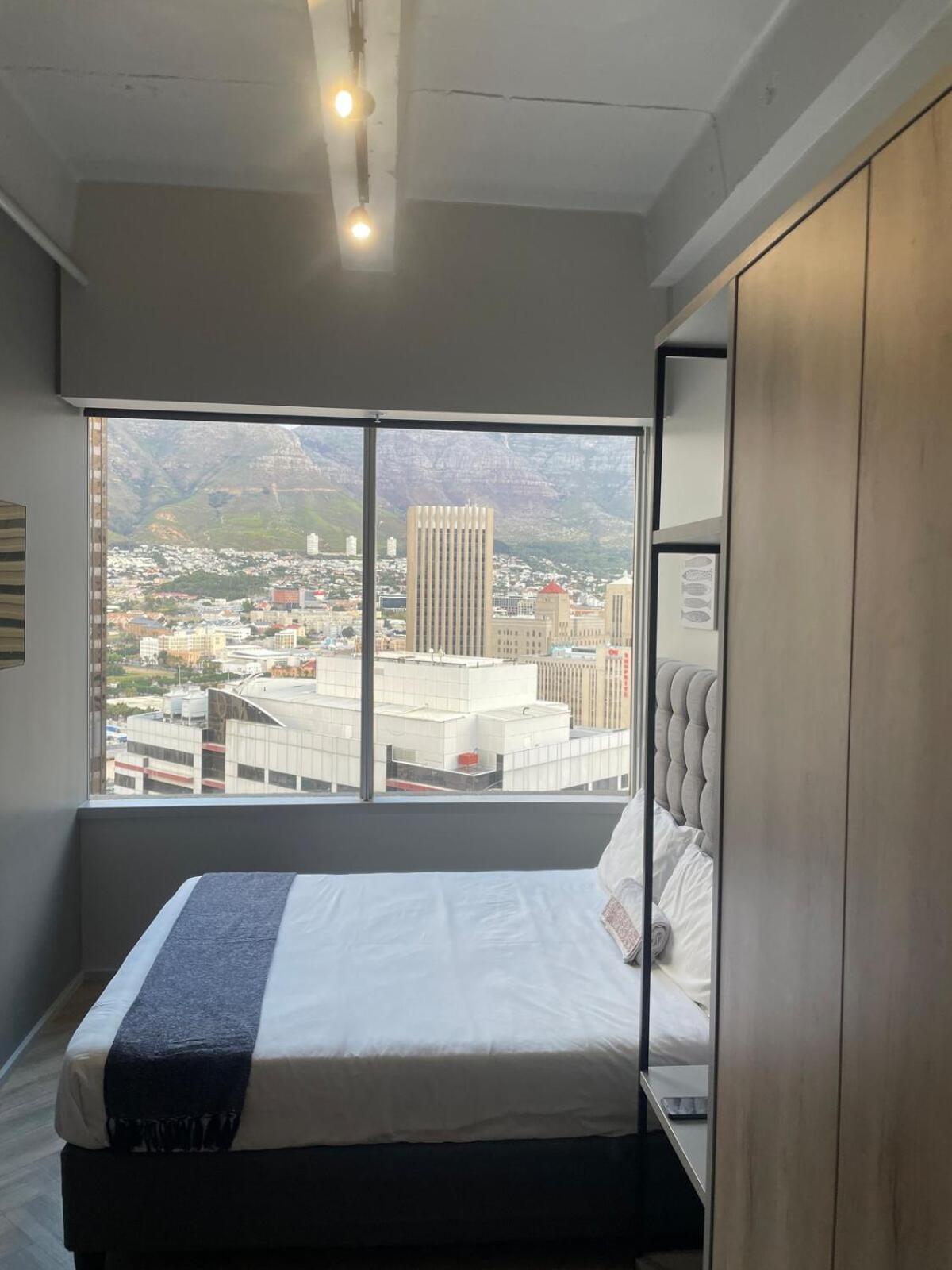 Apartment One Thibault - Table Mountain View