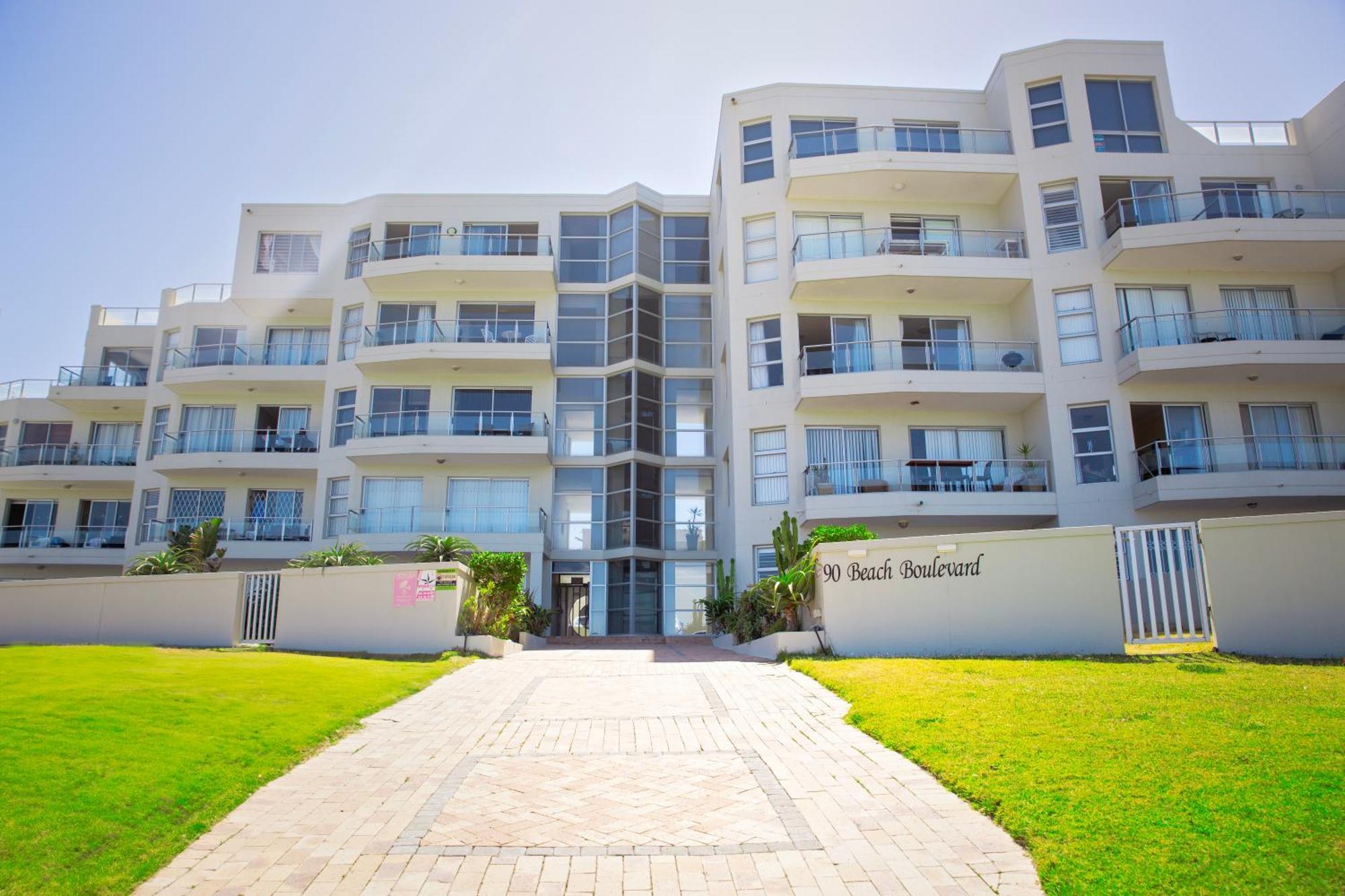 Bloubergstrand Beachfront With Secure Garage And Pool