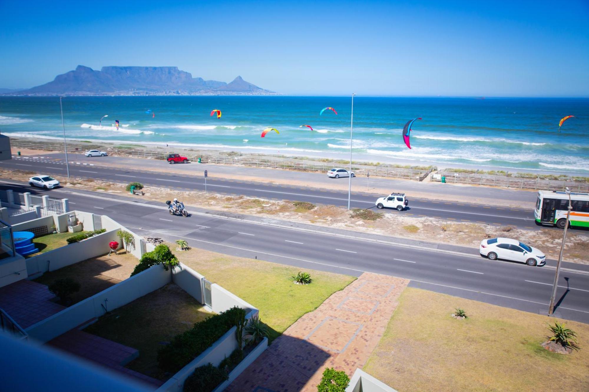 Bloubergstrand Beachfront With Secure Garage And Pool Apartment *
