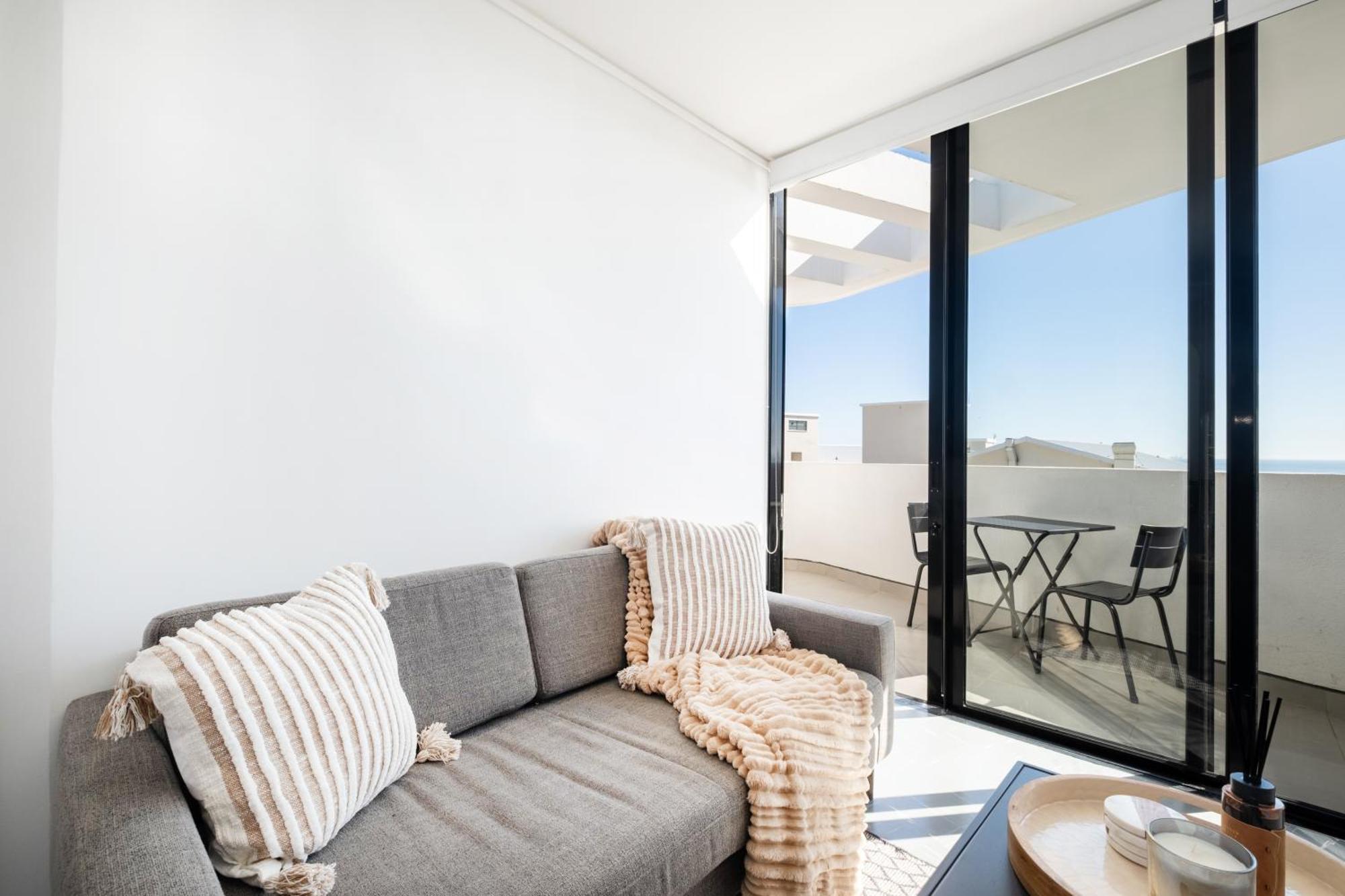 Apartment Flamingo 801 - Floor Sea Point With Daily Housekeeping