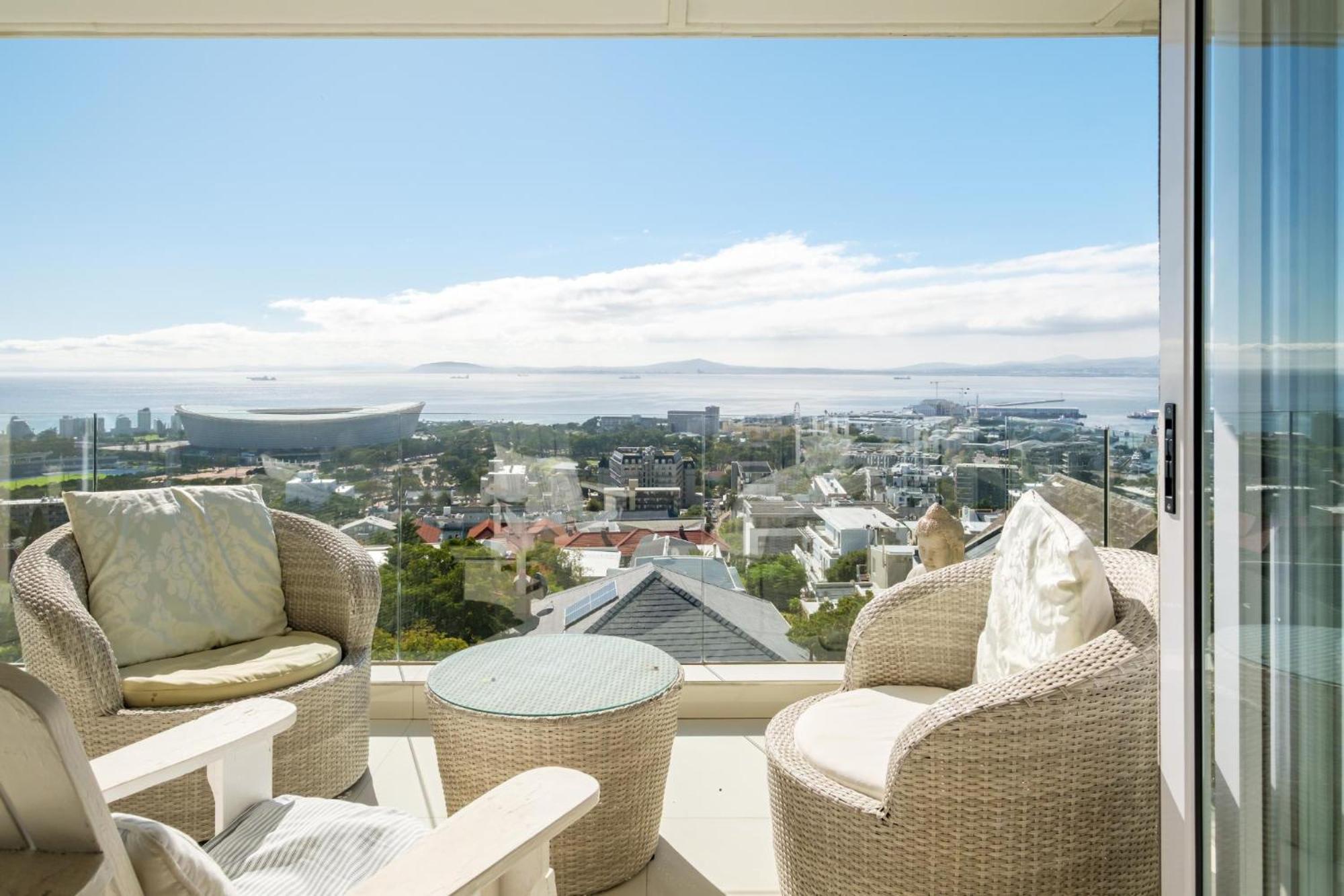 Spacious 3bed Overlooking Panova Apartment *