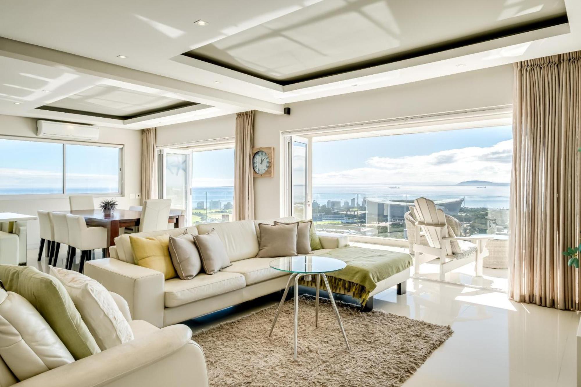 Spacious 3bed Overlooking Panova Cape Town
