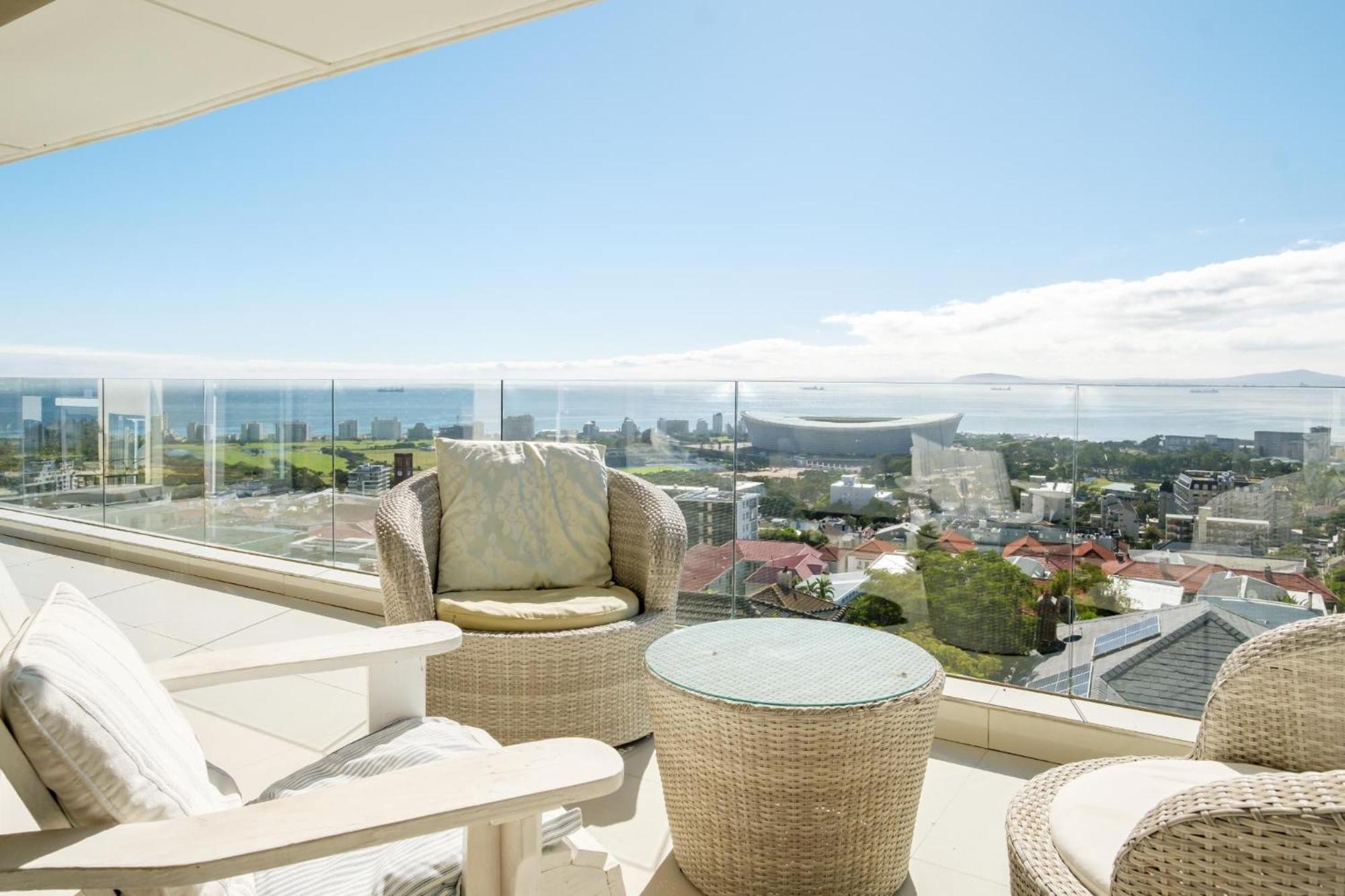 Apartment Spacious 3bed Overlooking Panova Cape Town