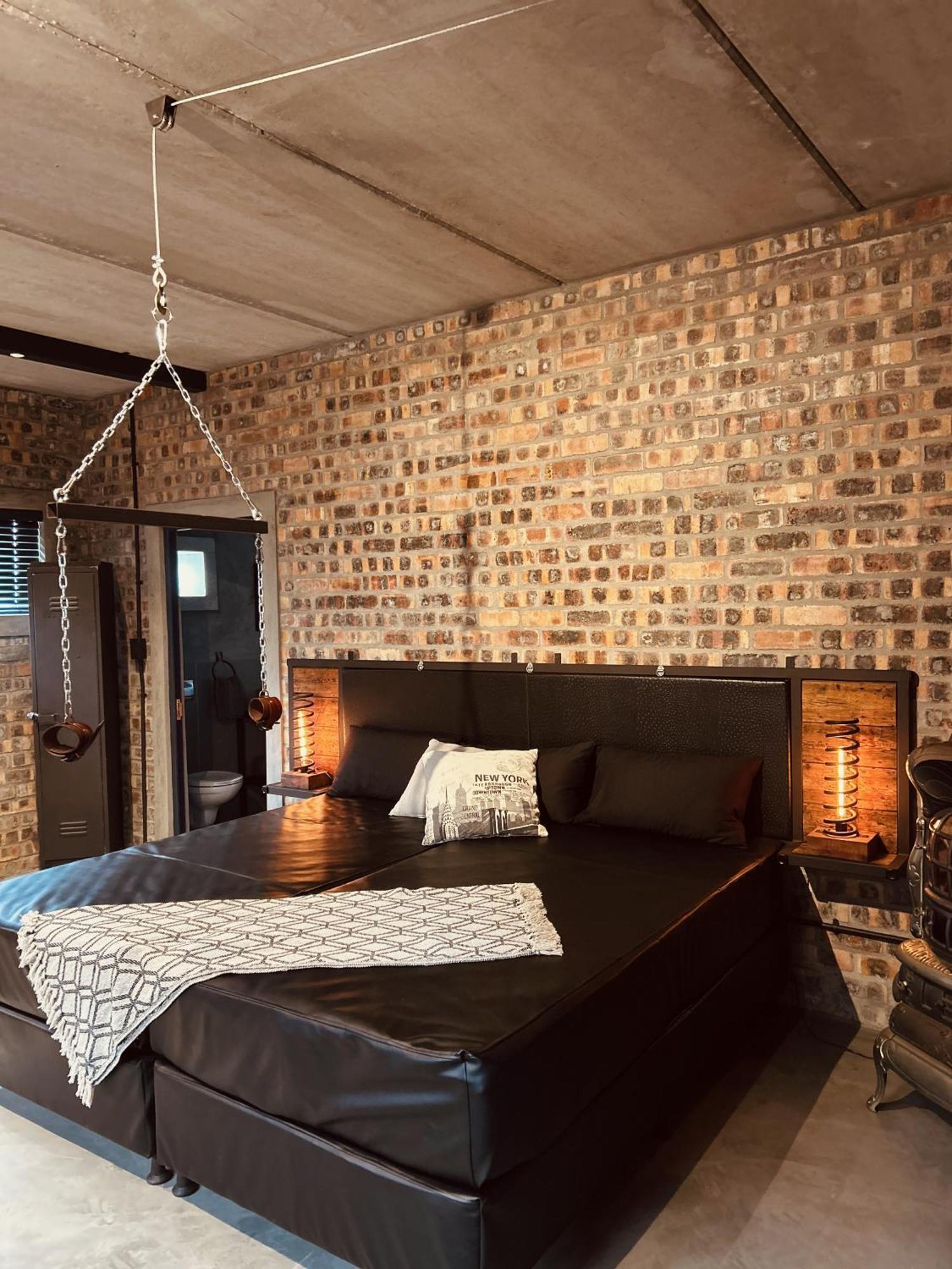 Apartment Tether And Tease, The Fortress Cape Town