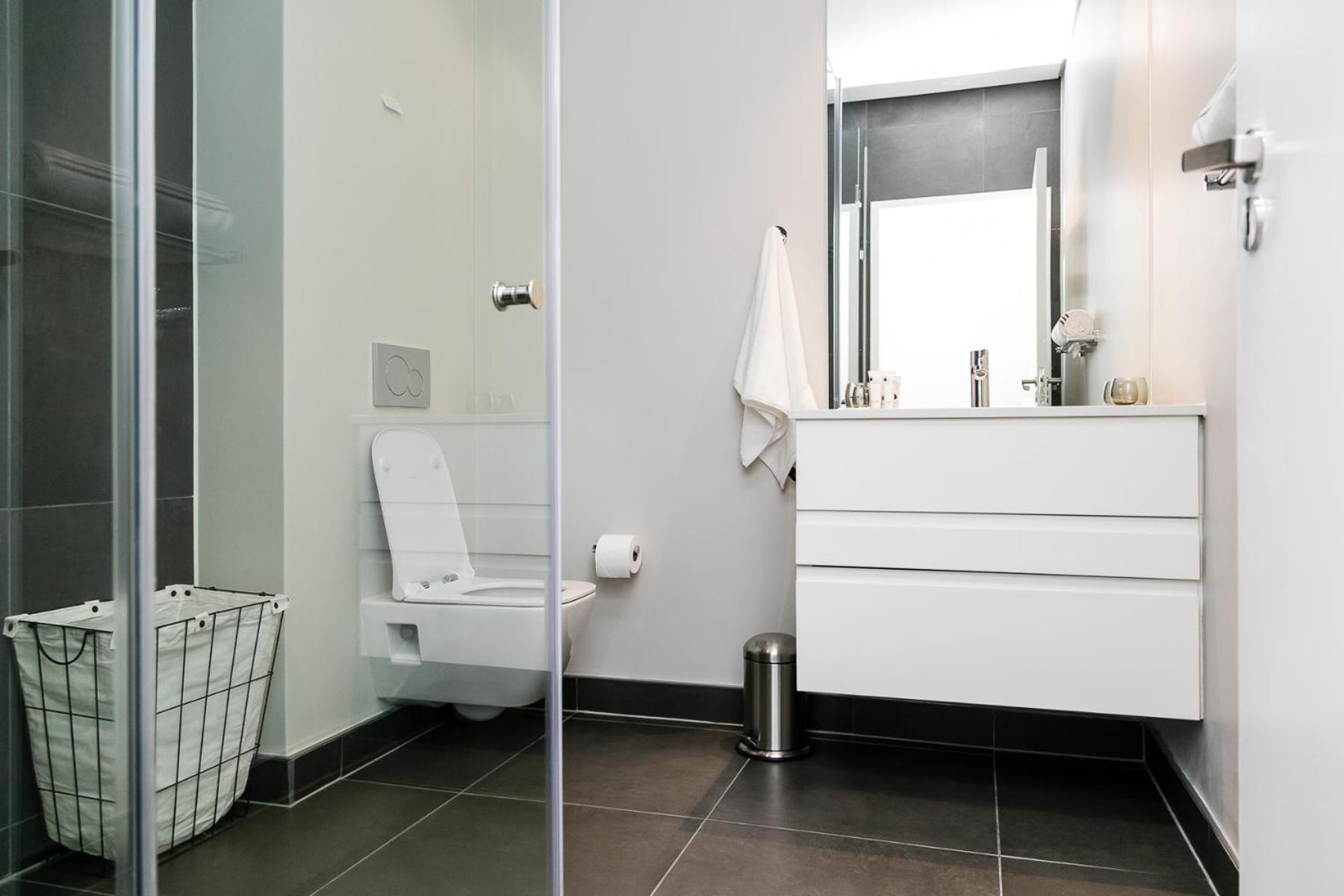 Axis Luxury Two Bed Apartment- Mountain And Ocean View -century * Cape Town