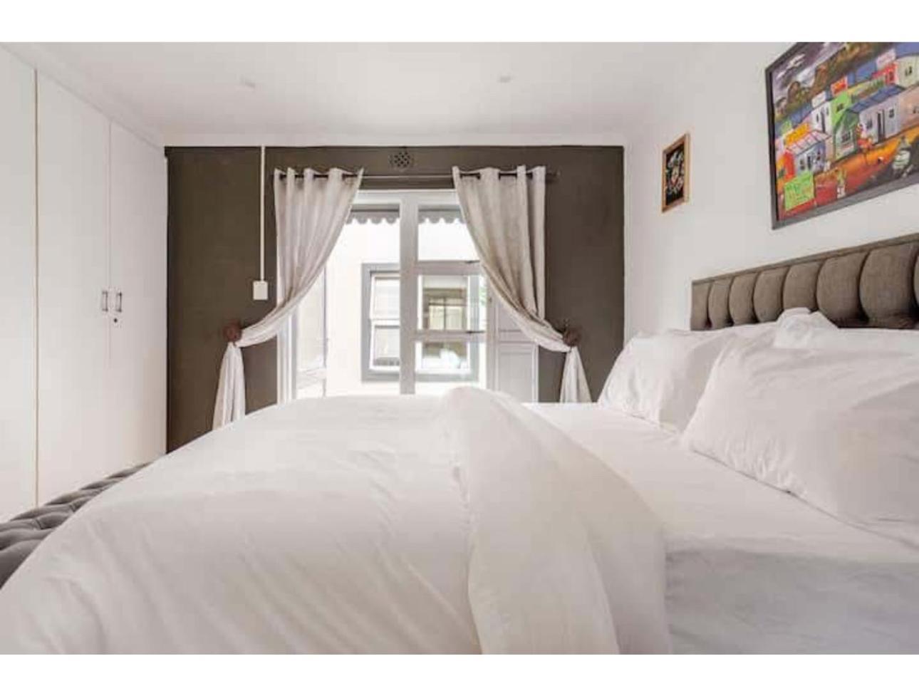 Caline Vip Luxury Jacuzzi &, Swimming Pool Mews Bed & Breakfast