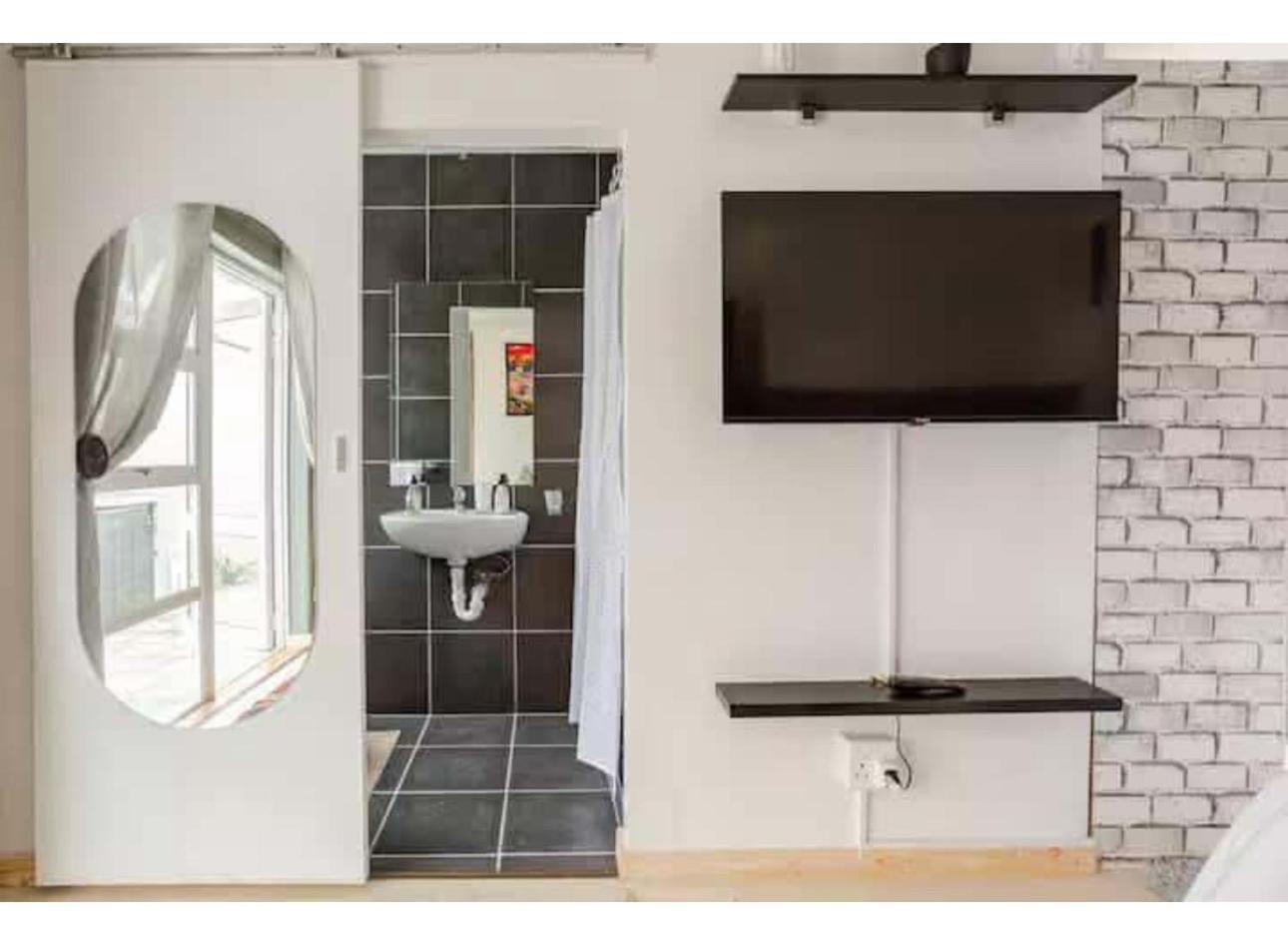 Caline Vip Luxury Jacuzzi &, Swimming Pool Mews Bed & Breakfast