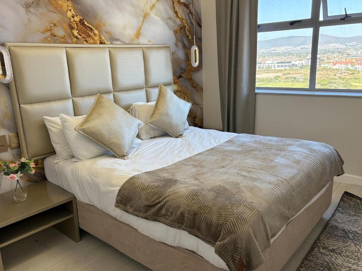 Ultra Luxury 3 Bed Knightsbridge Penthouse