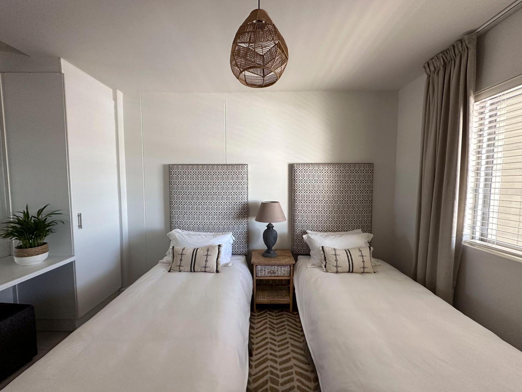 Huisie Dolphin - 3 Bedroom Luxury Ocean View Cape Town