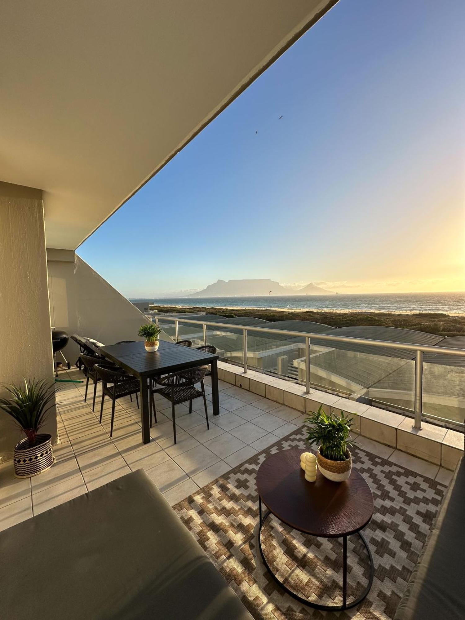 Huisie Dolphin - 3 Bedroom Luxury Ocean View Apartment *