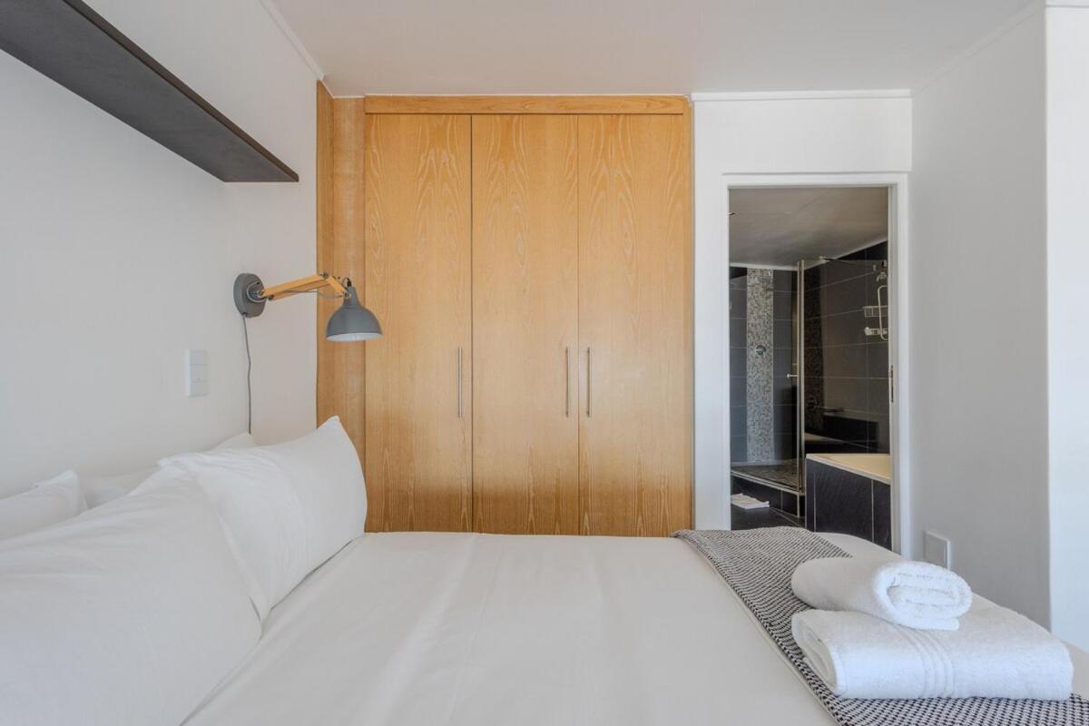 Iconic Harbour Views Penthouse With Parking & Ac Apartment *