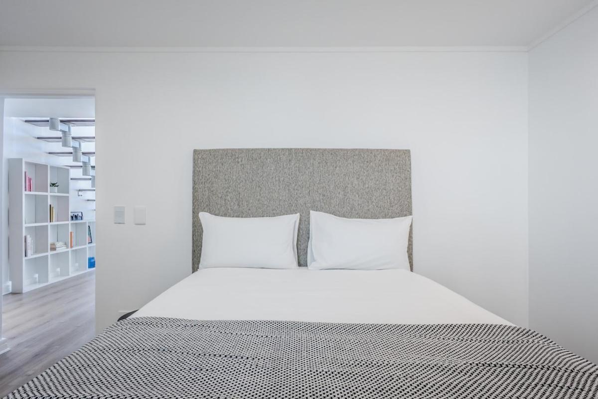 Iconic Harbour Views Penthouse With Parking & Ac *