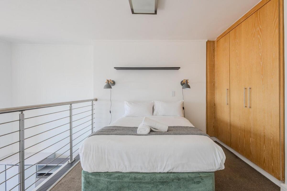 Iconic Harbour Views Penthouse With Parking & Ac Apartment *